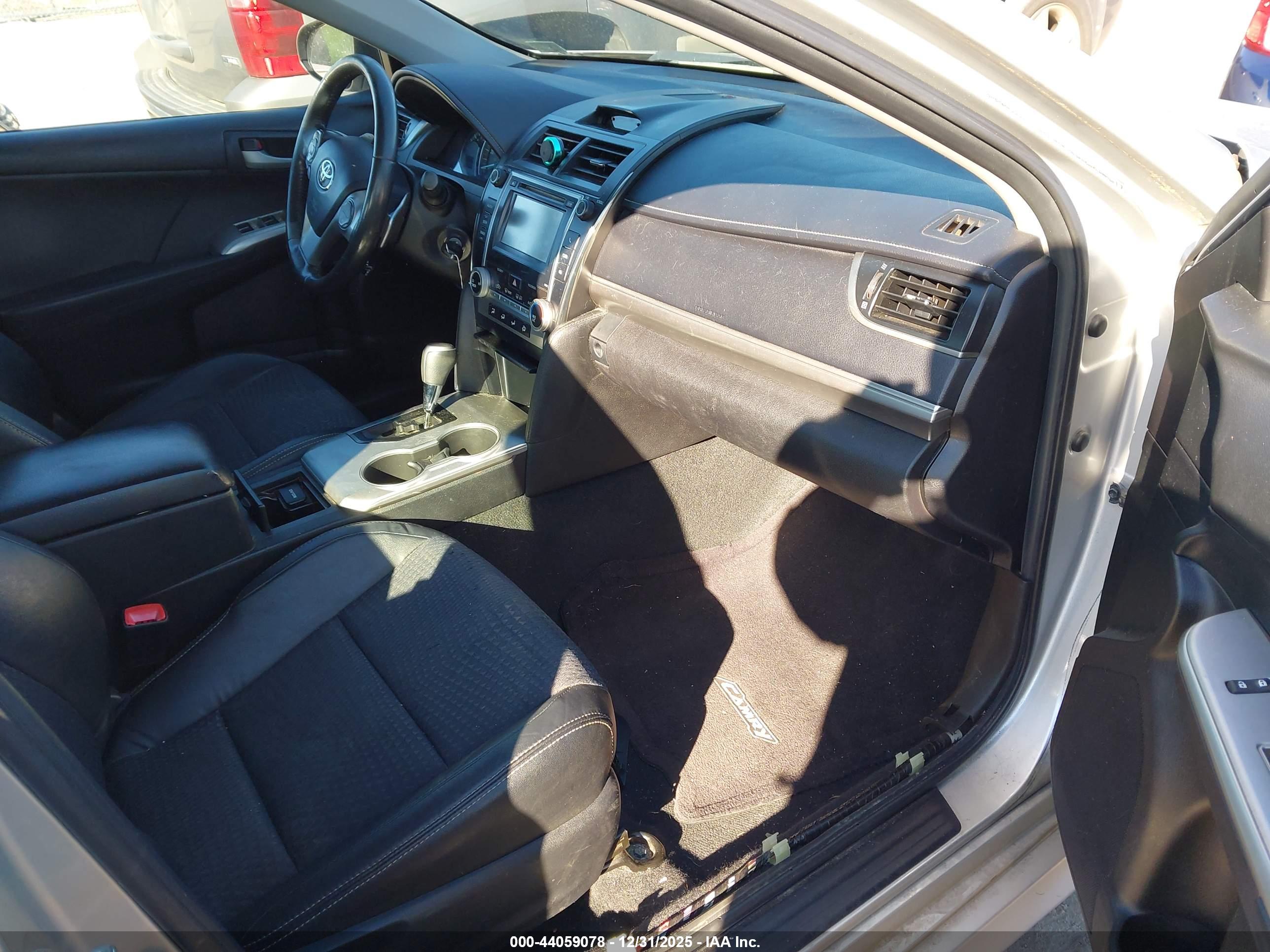 TOYOTA CAMRY image 5