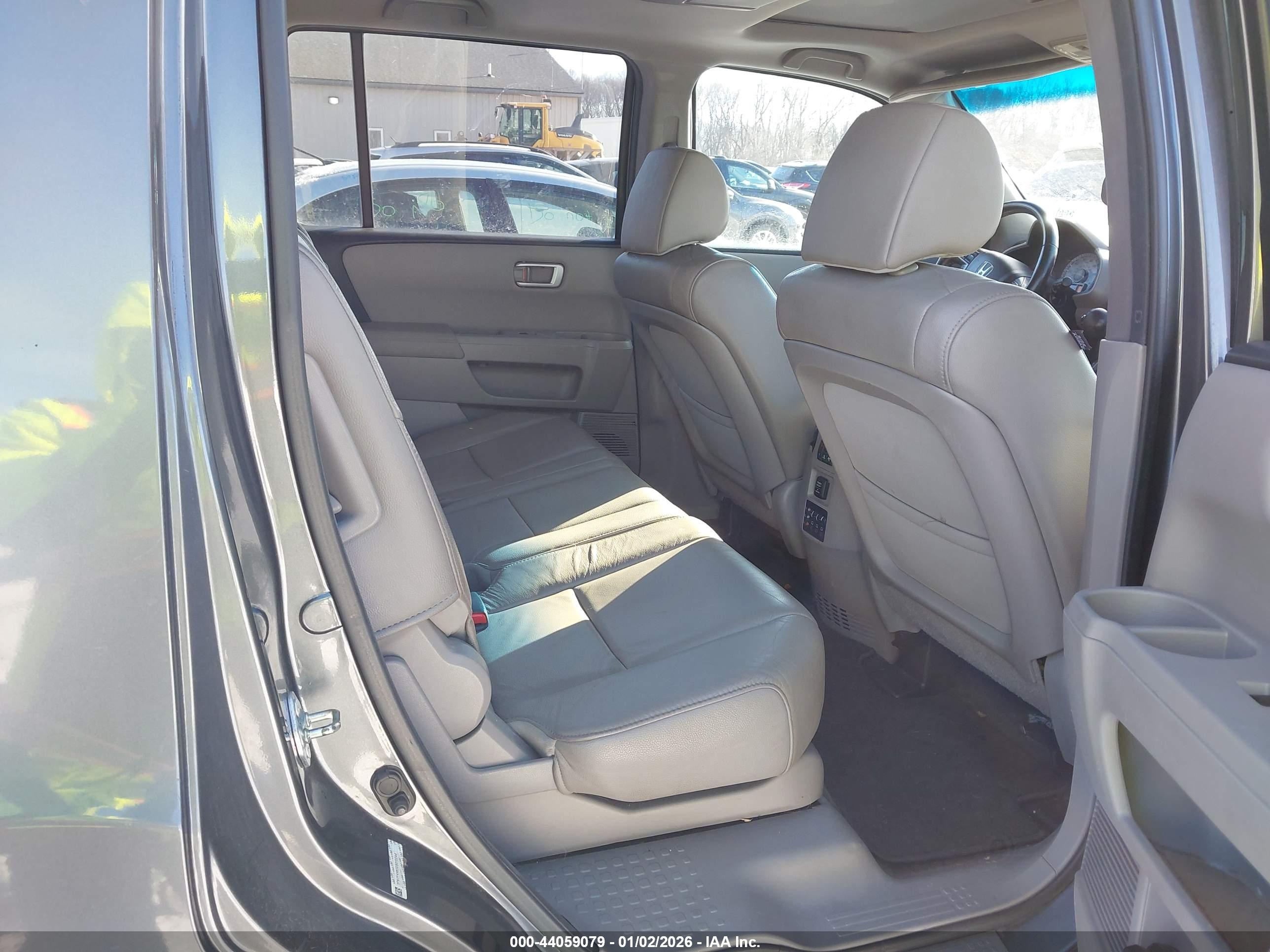 HONDA PILOT image 8