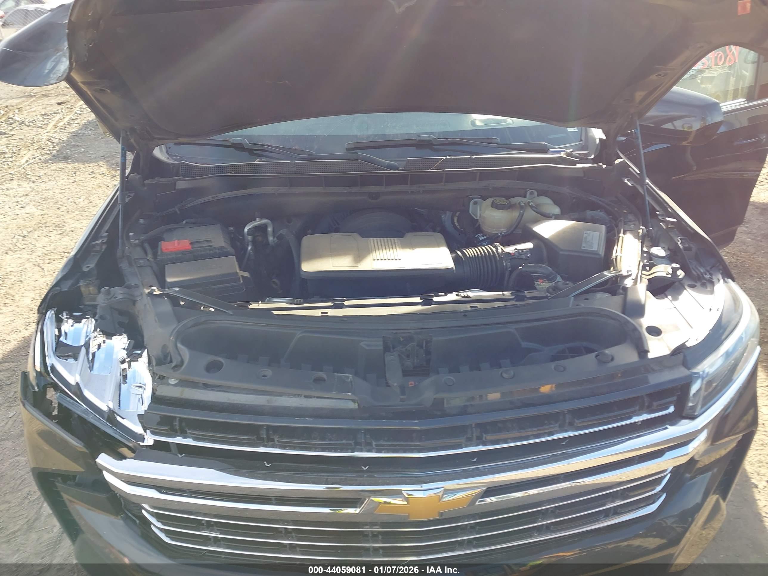 CHEVROLET SUBURBAN image 10