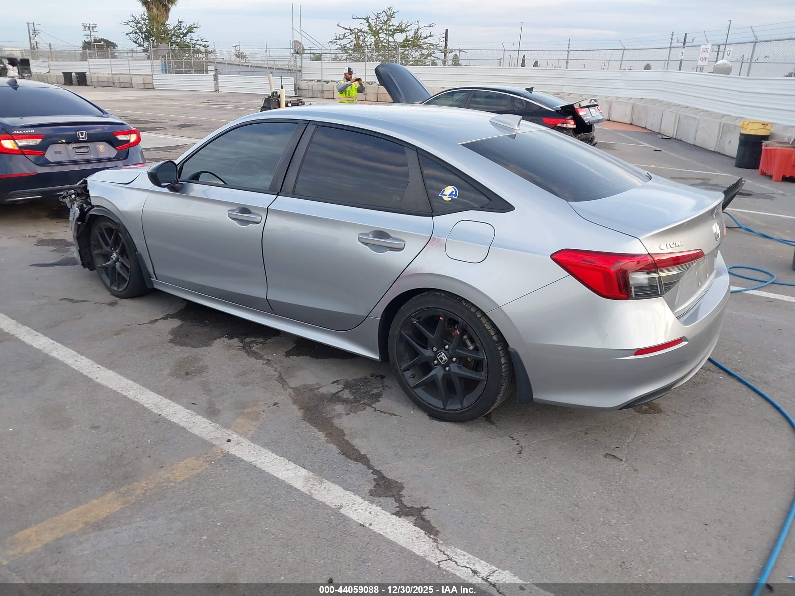 HONDA CIVIC image 3