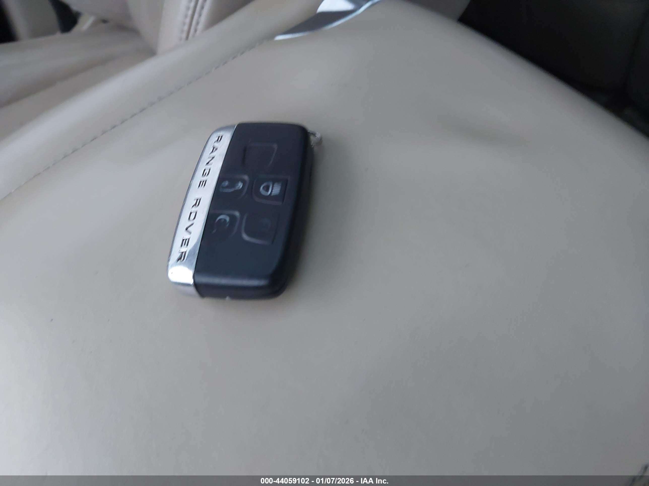 LAND ROVER image 11