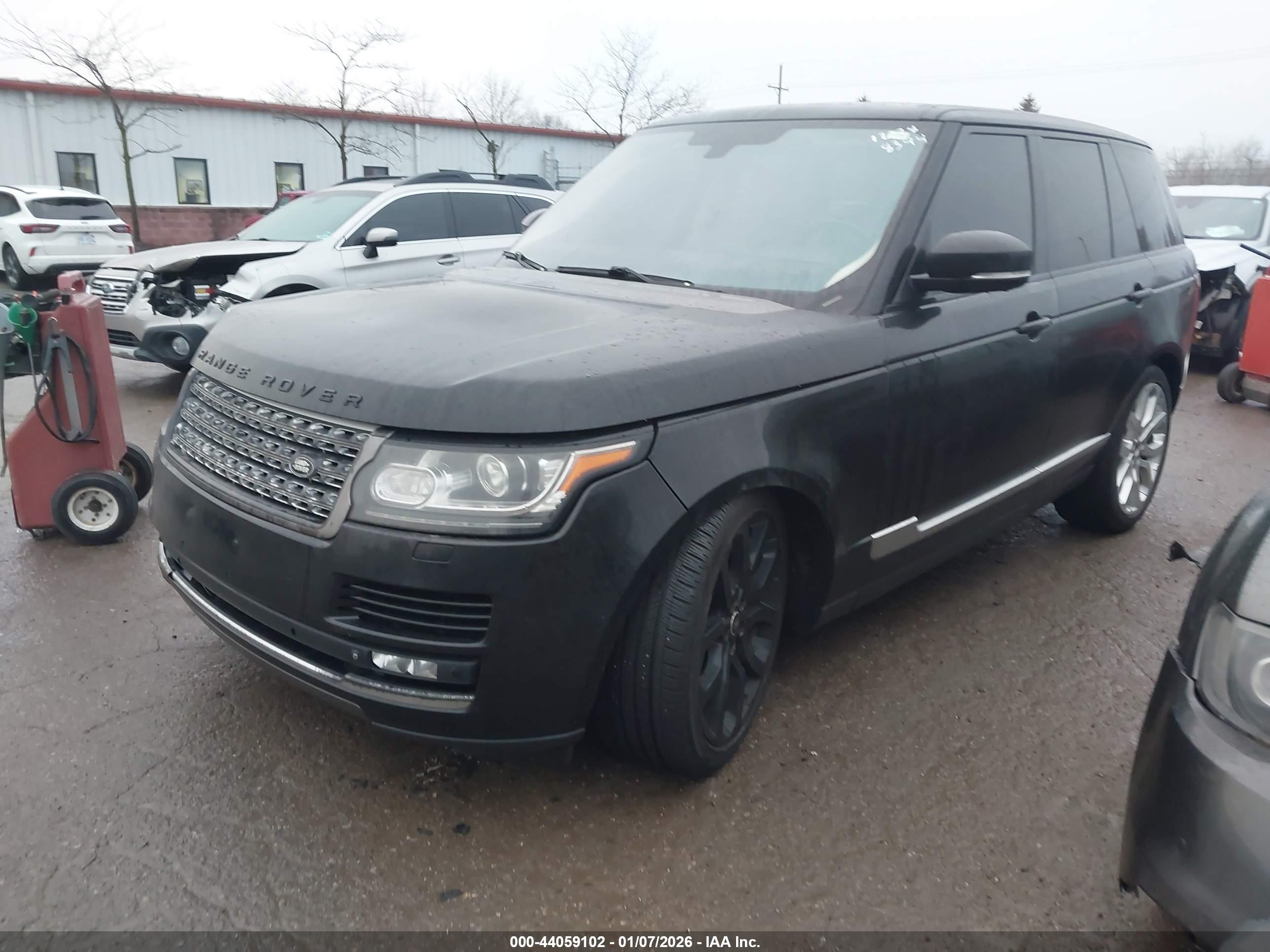 LAND ROVER image 2