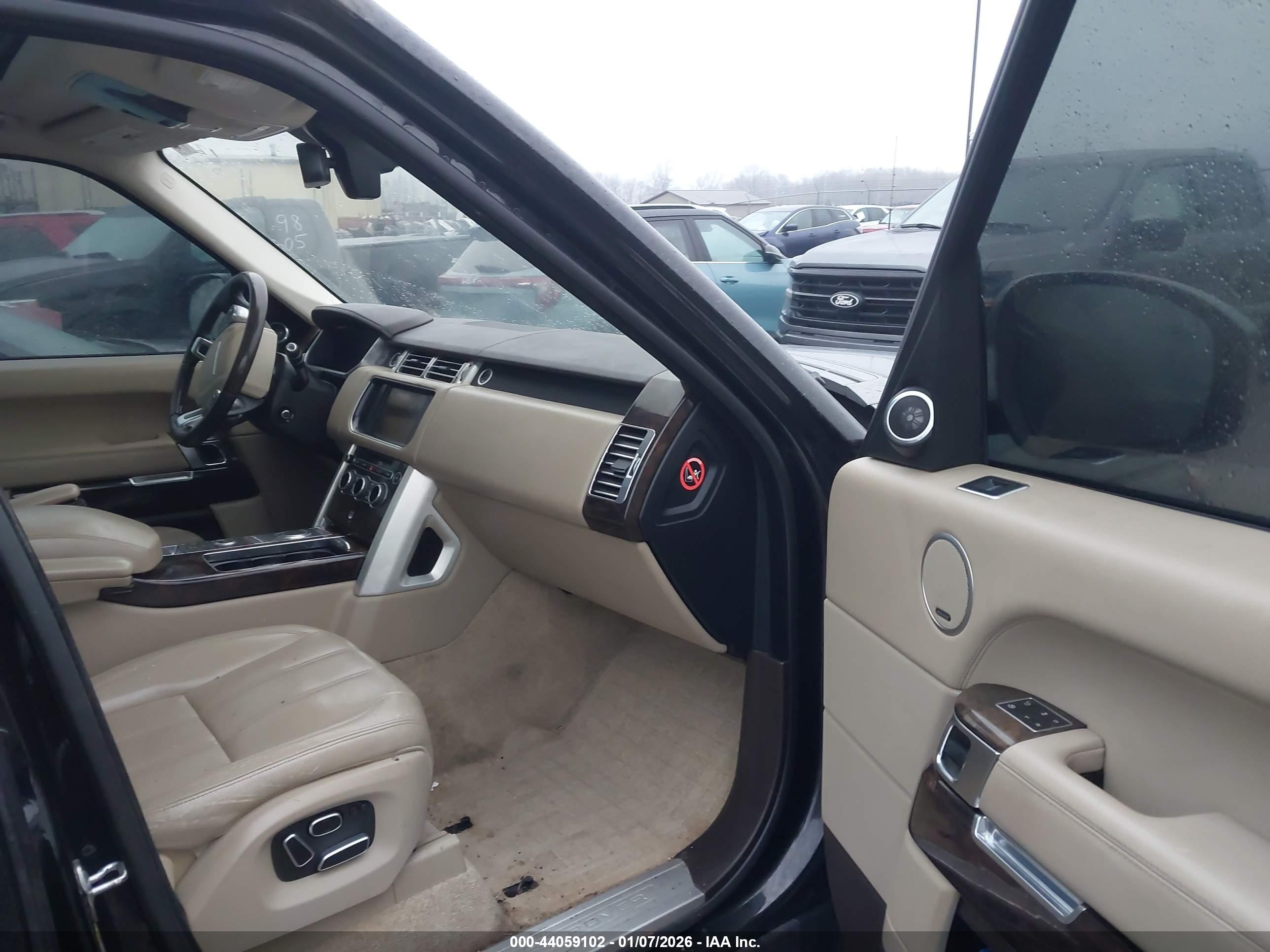 LAND ROVER image 5