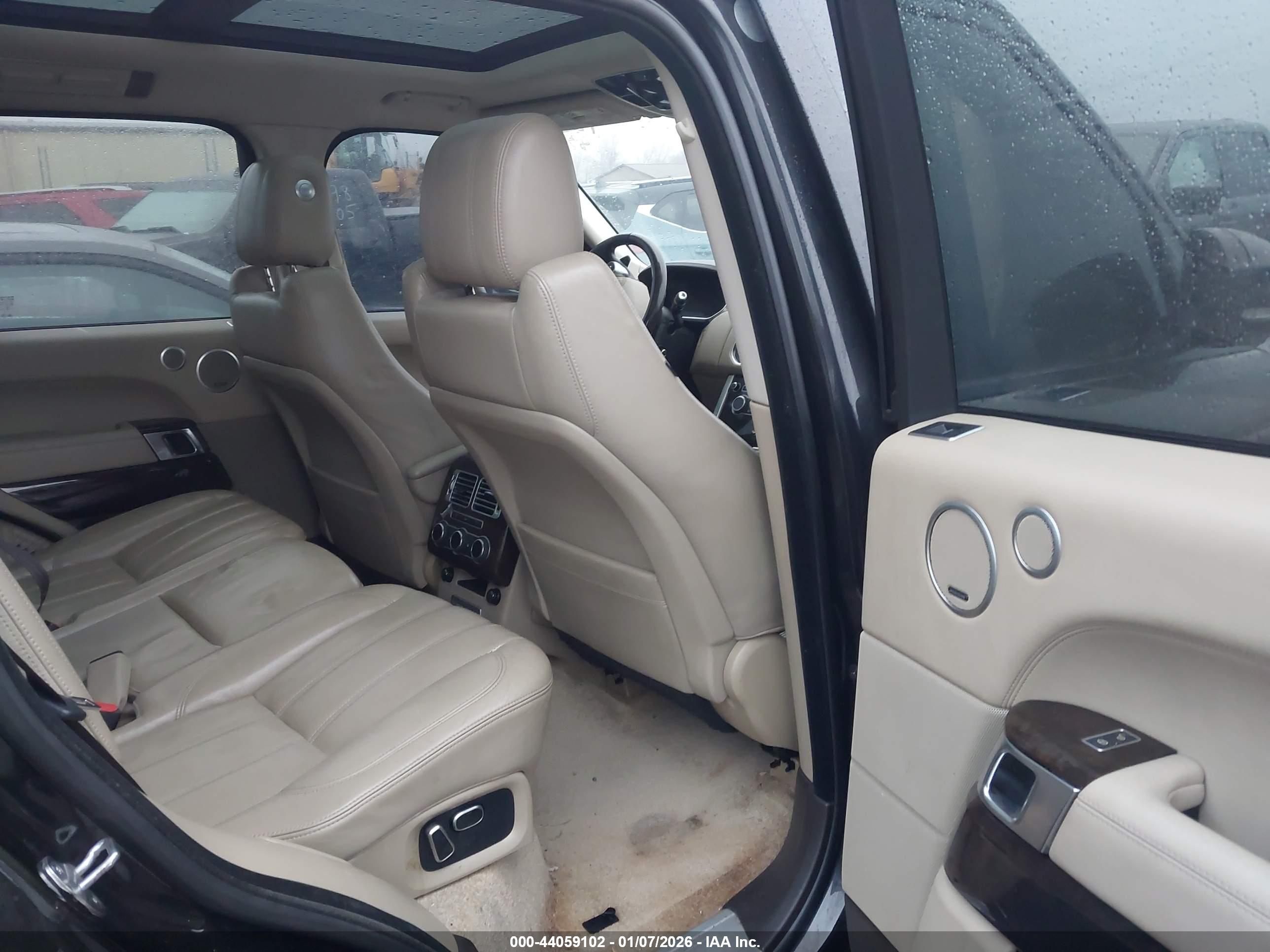 LAND ROVER image 8
