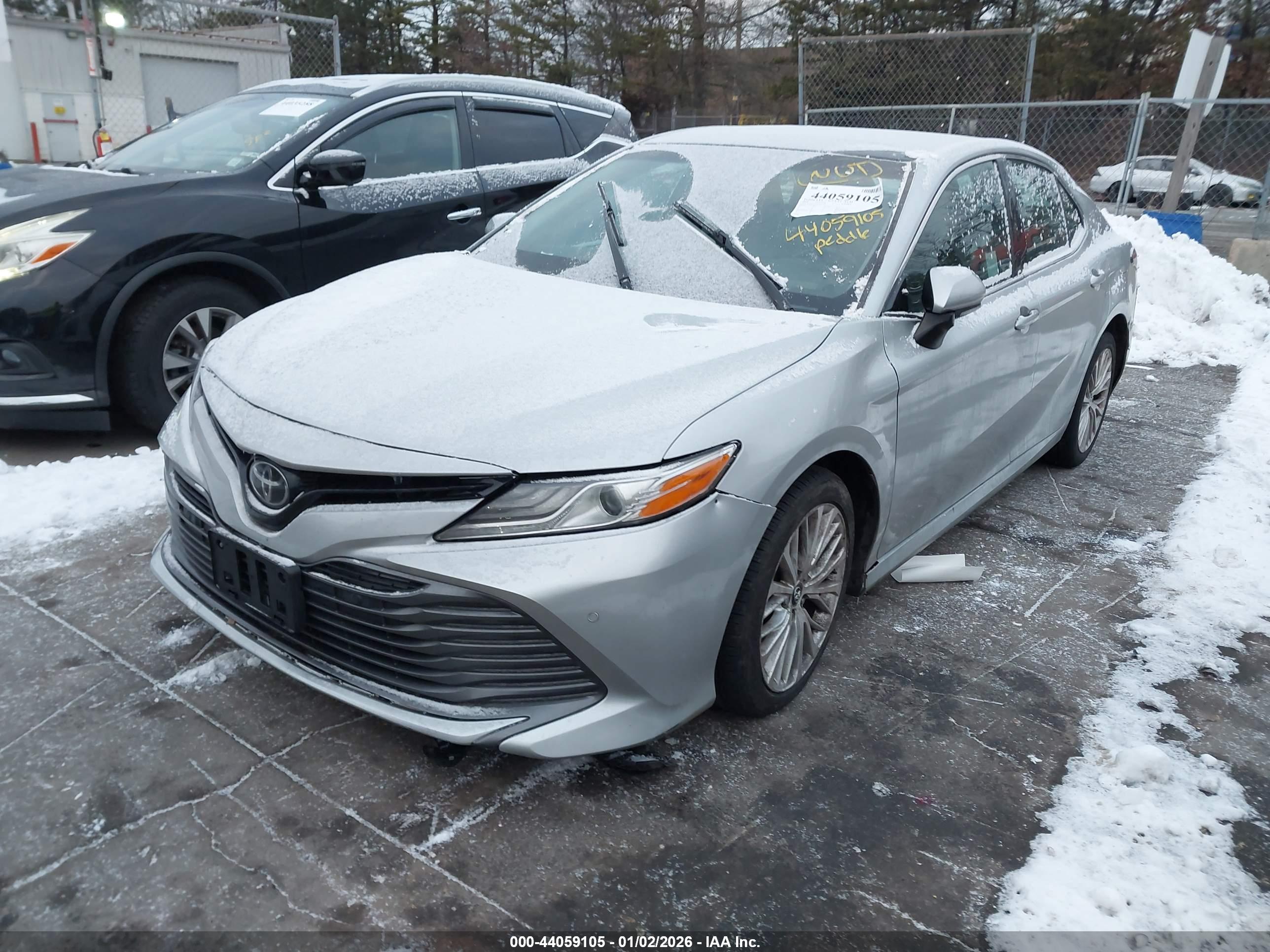 TOYOTA CAMRY image 2