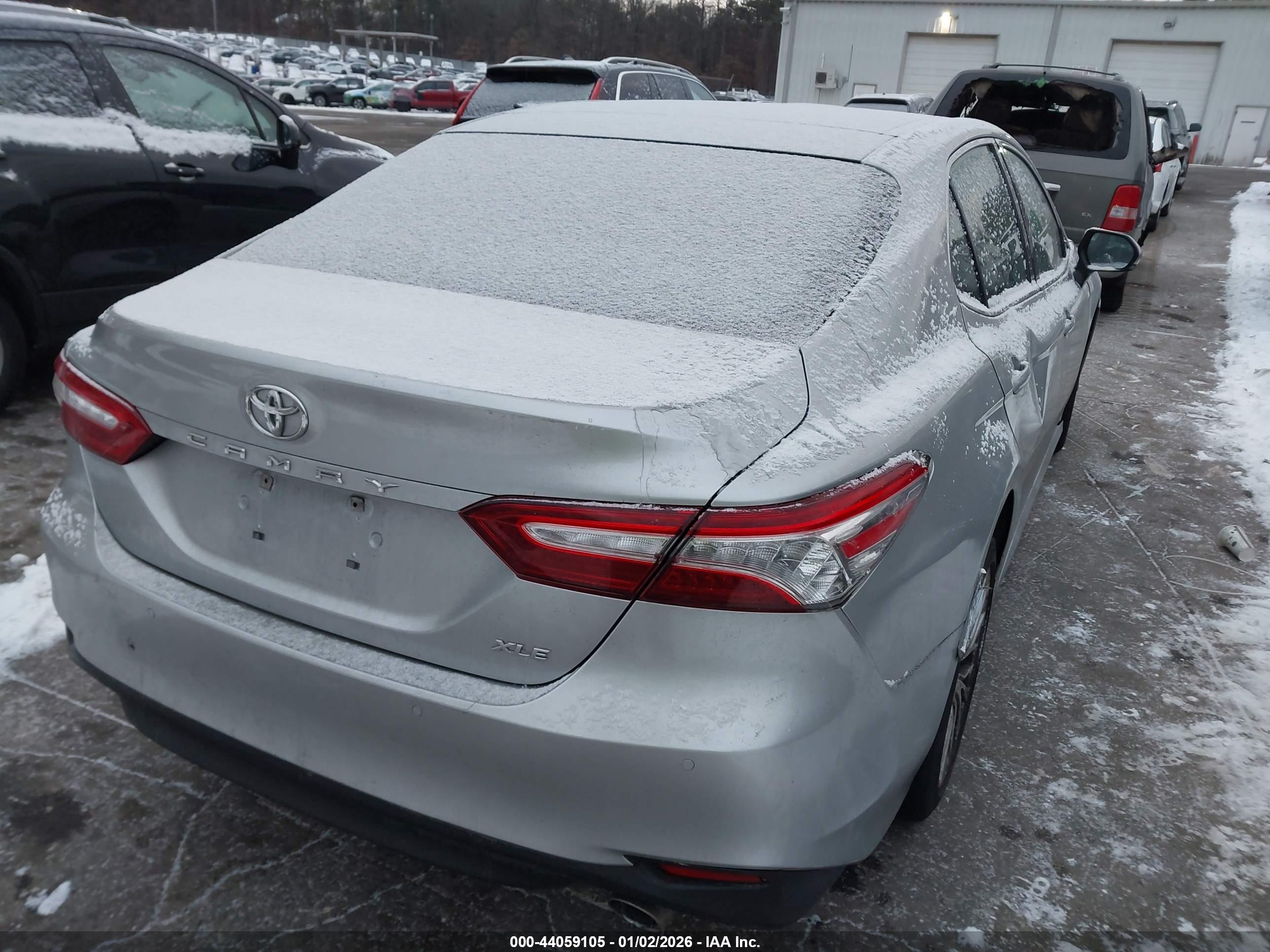 TOYOTA CAMRY image 4