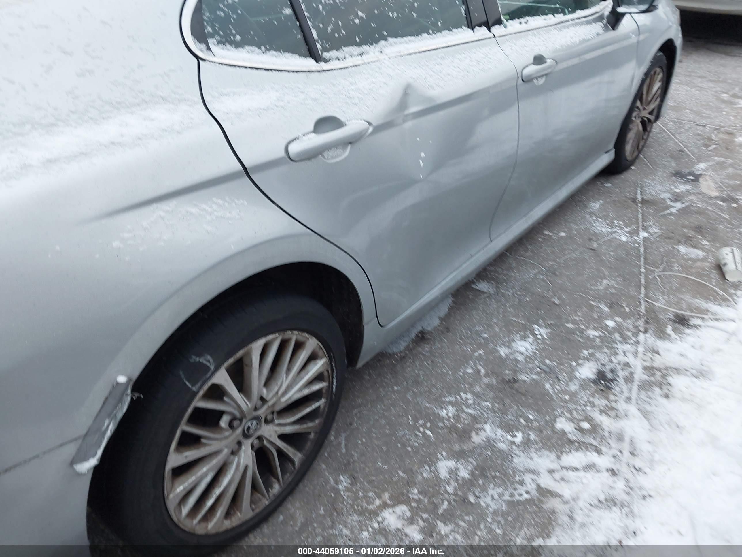 TOYOTA CAMRY image 6