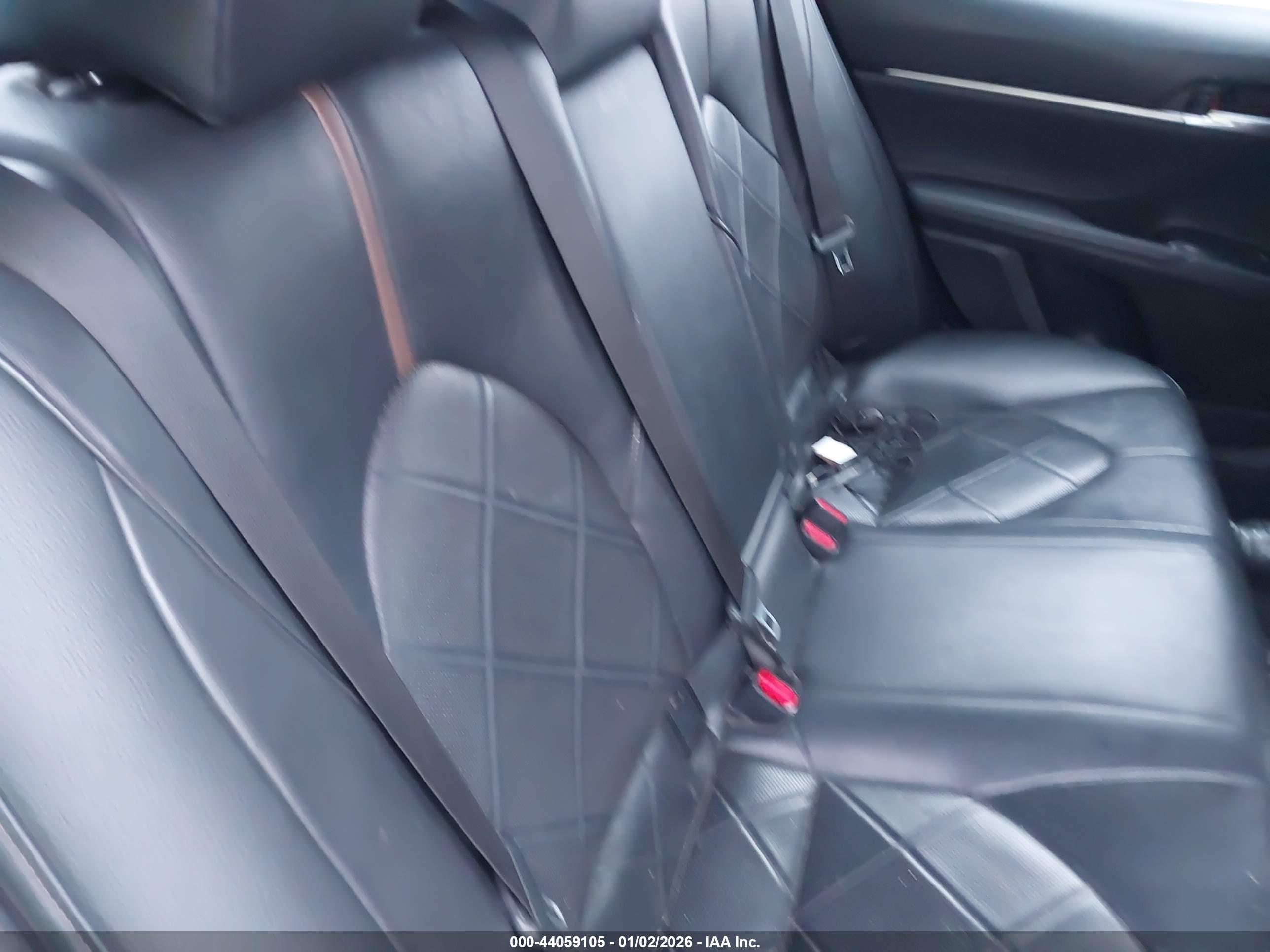TOYOTA CAMRY image 8