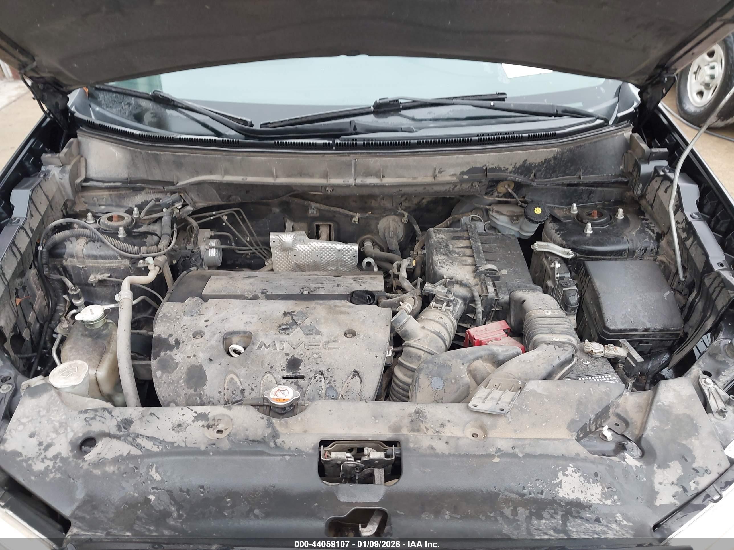 MITSUBISHI OUTLANDER image 10
