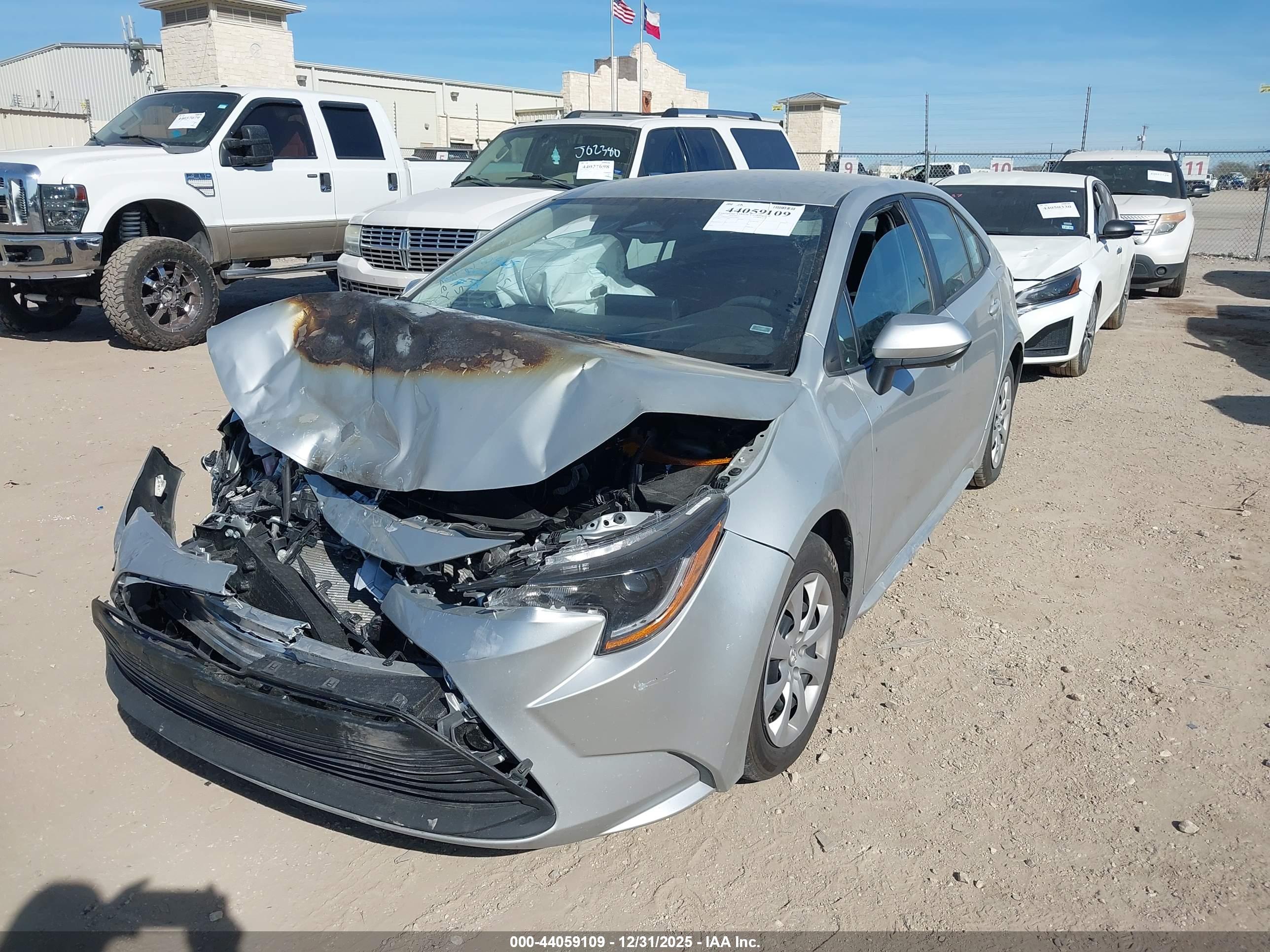 TOYOTA COROLLA image 2