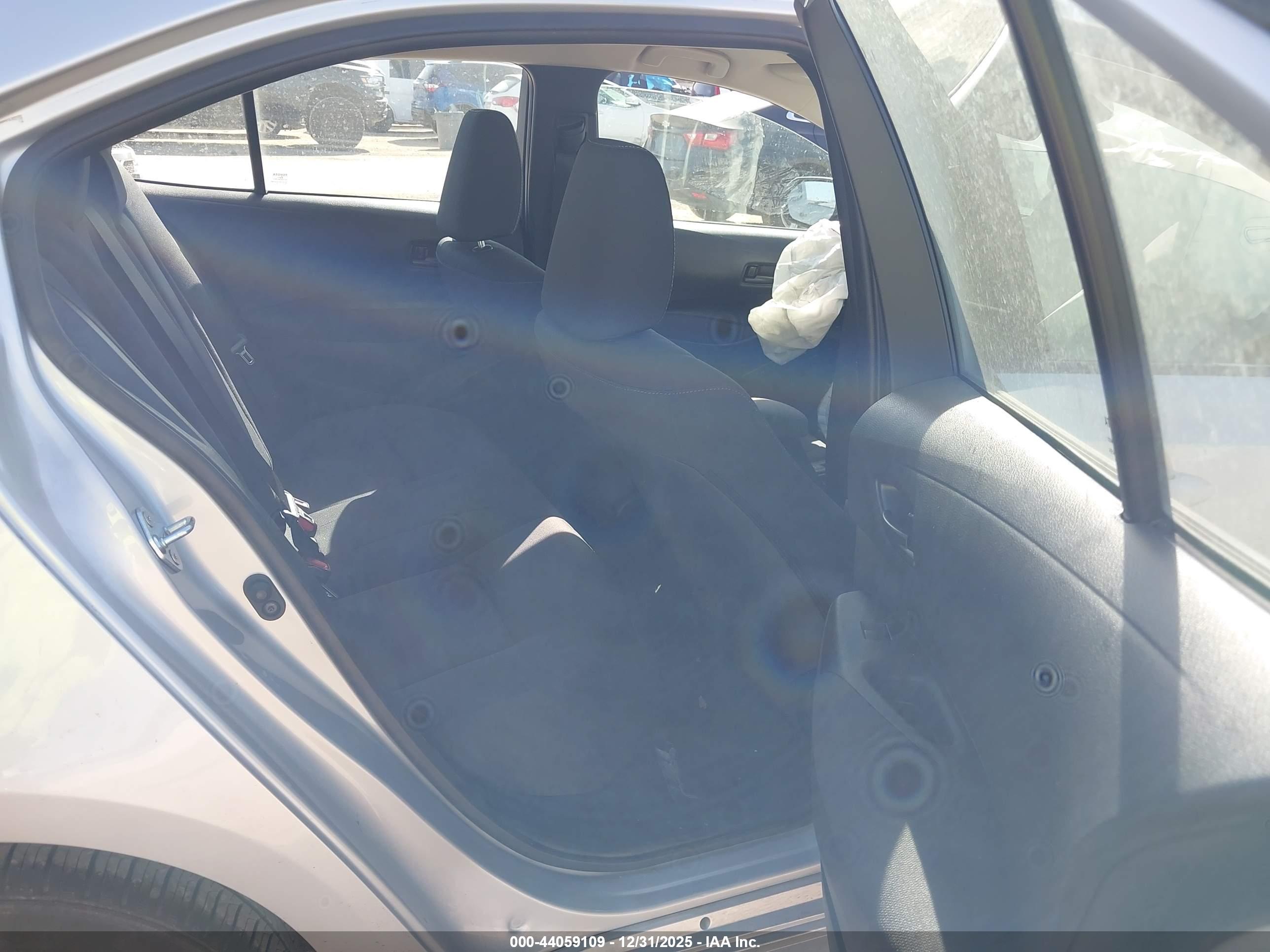 TOYOTA COROLLA image 8