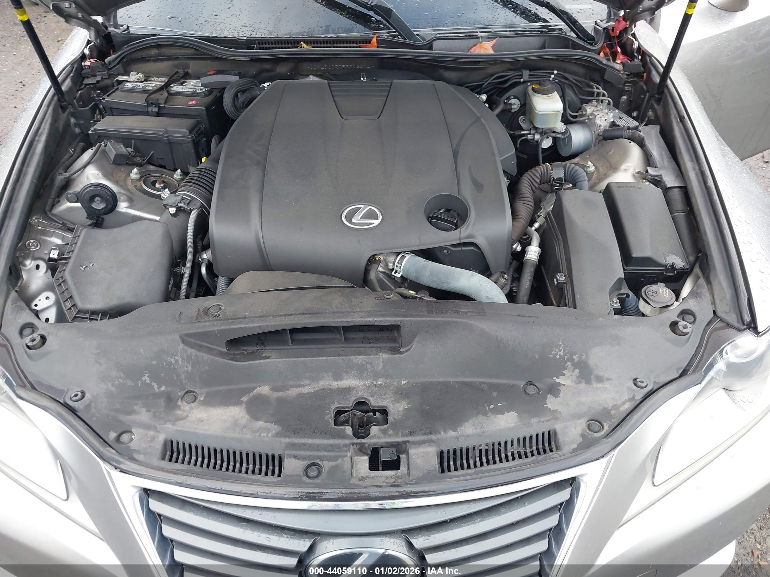 LEXUS IS image 10