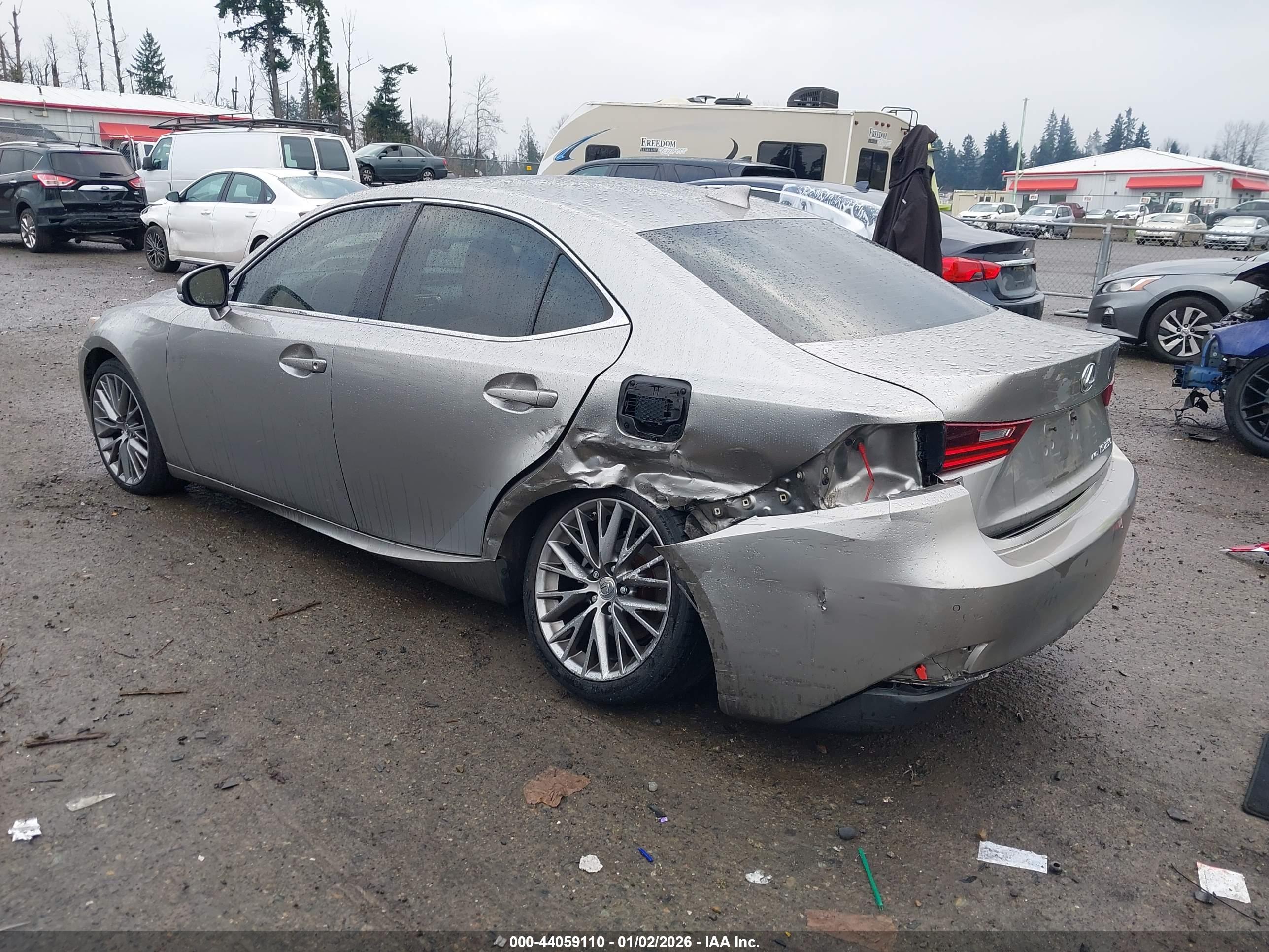 LEXUS IS image 3