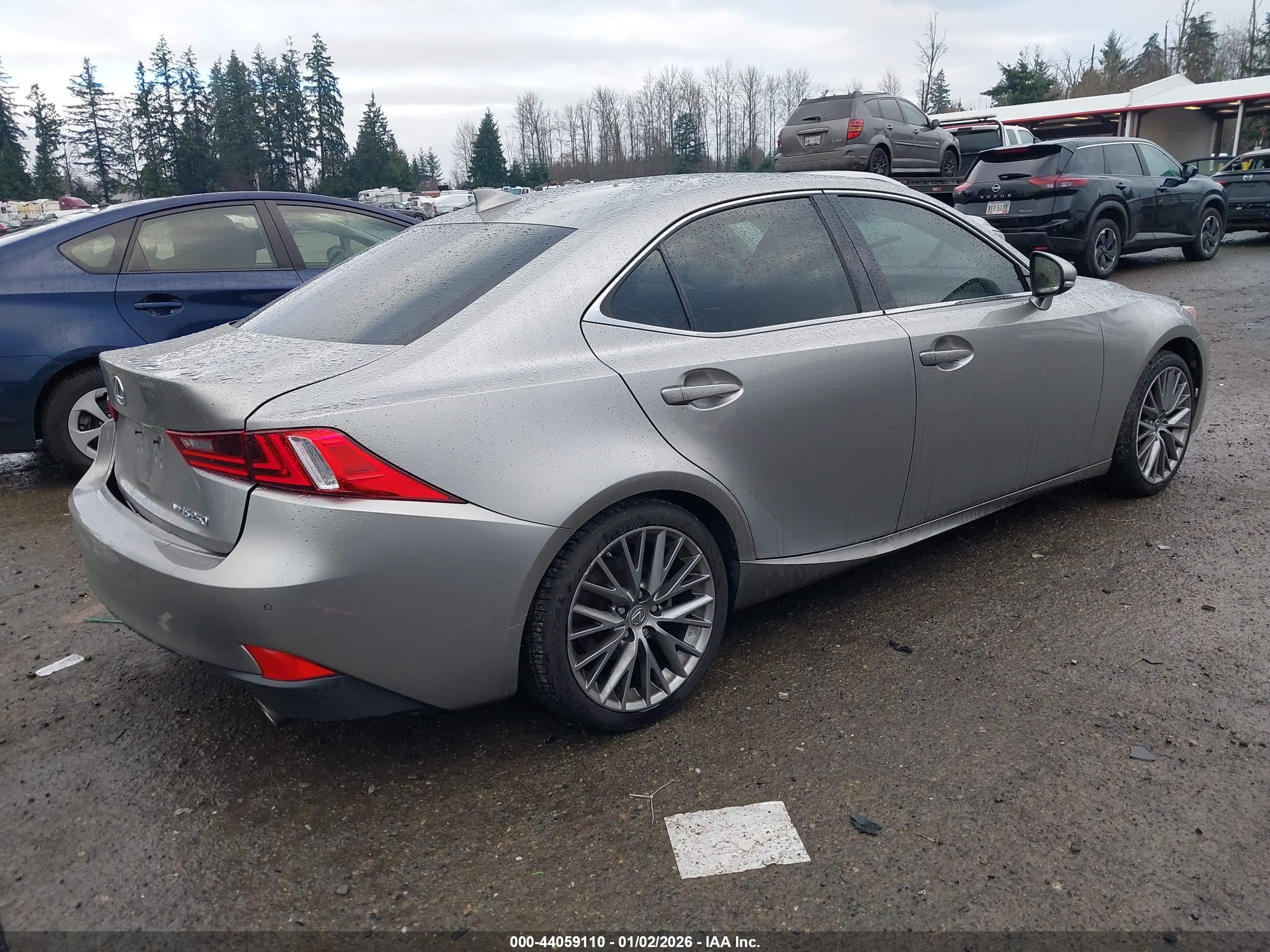 LEXUS IS image 4
