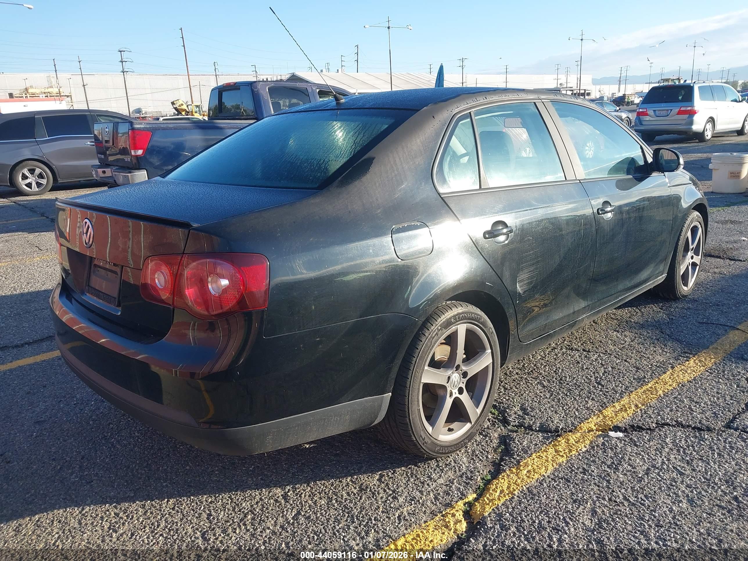VOLKSWAGEN JETTA image 4