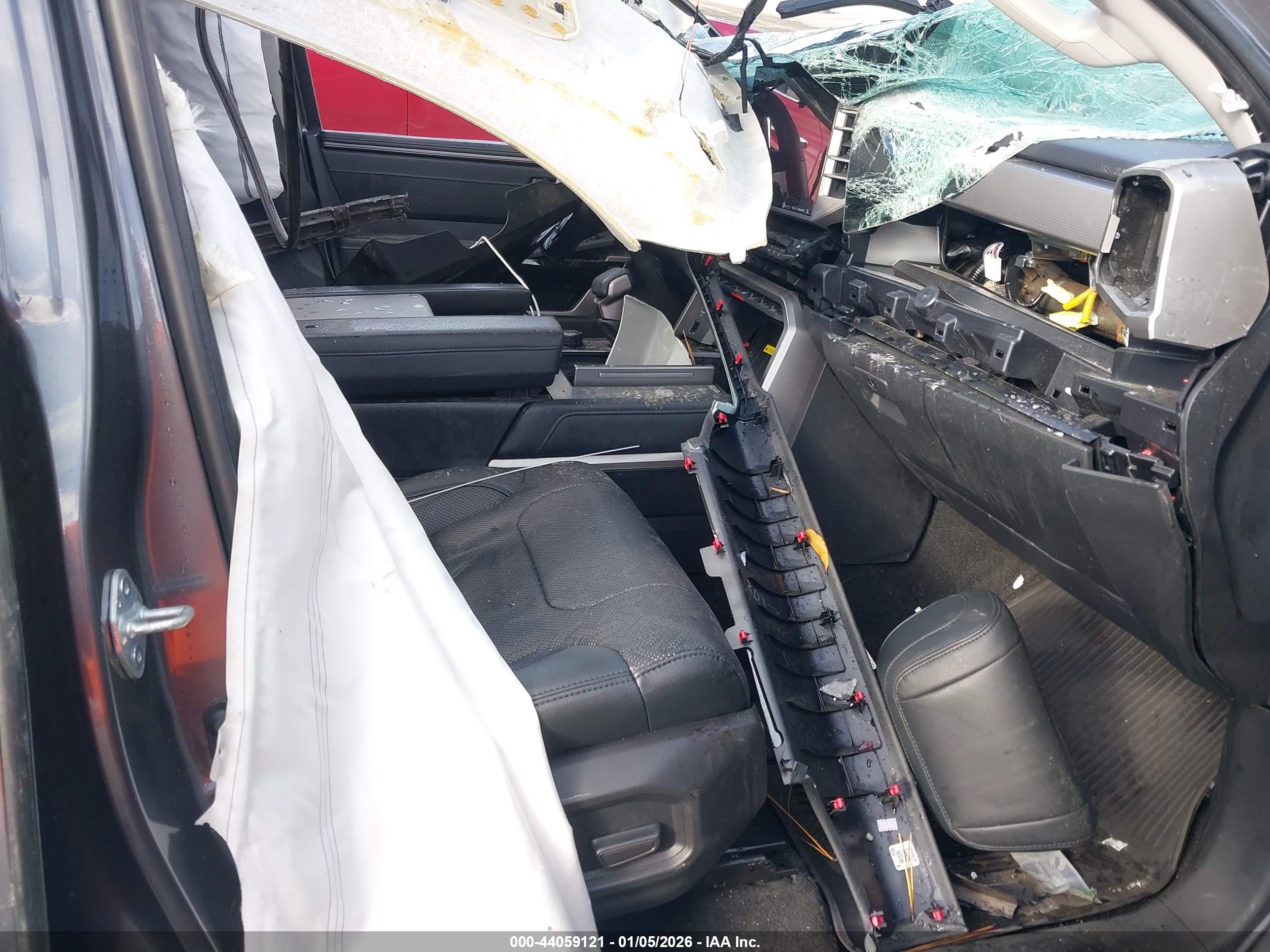 TOYOTA SEQUOIA image 5