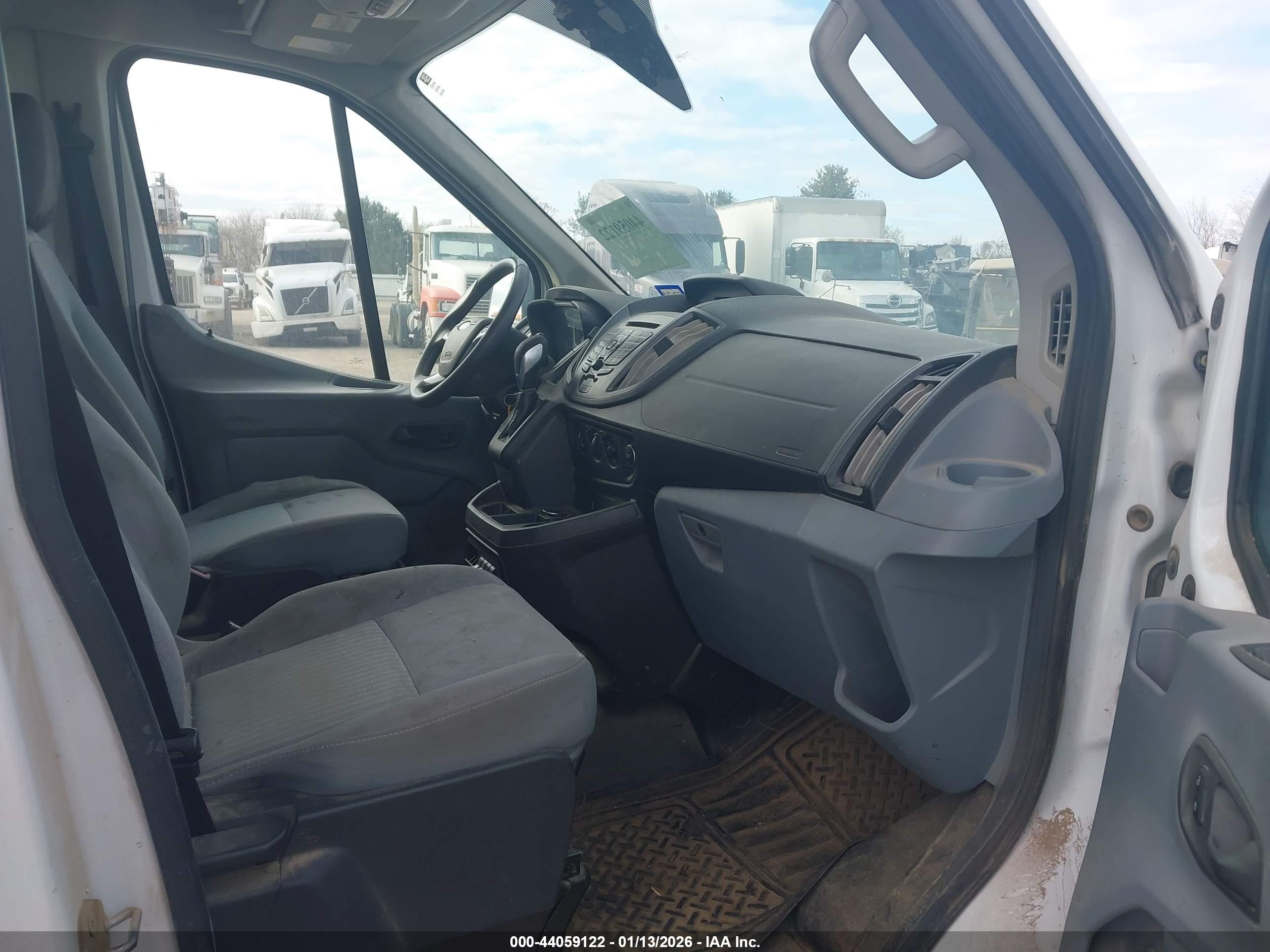FORD TRANSIT-350 image 8