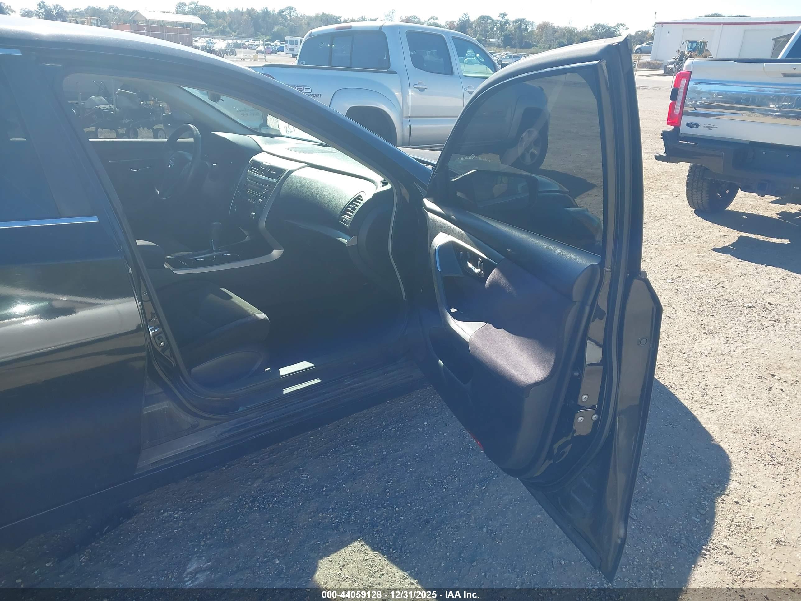 NISSAN ALTIMA image 5