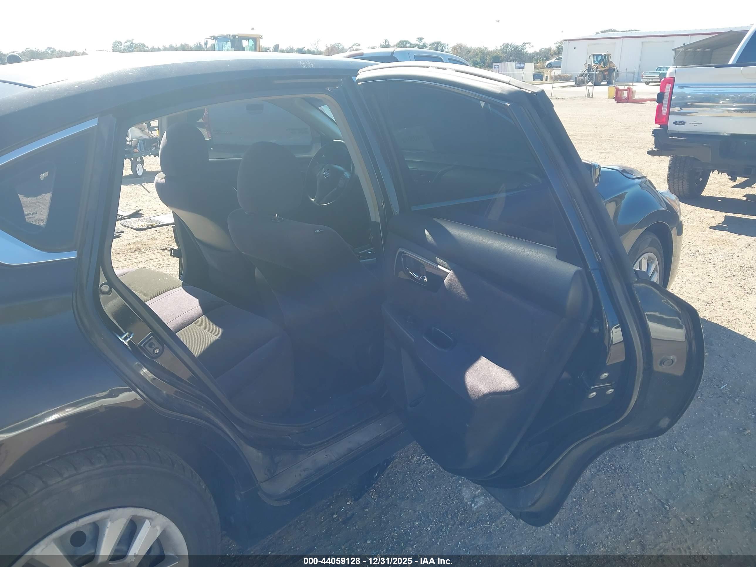 NISSAN ALTIMA image 8