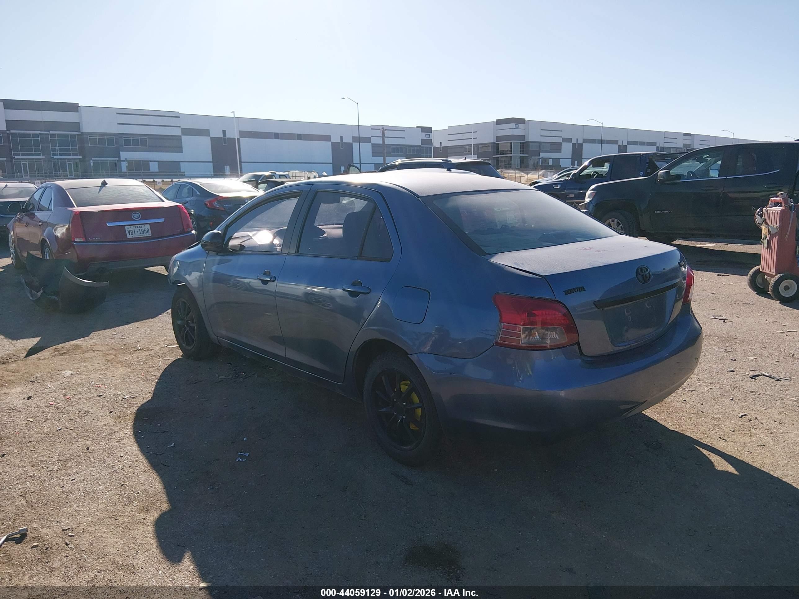 TOYOTA YARIS image 3