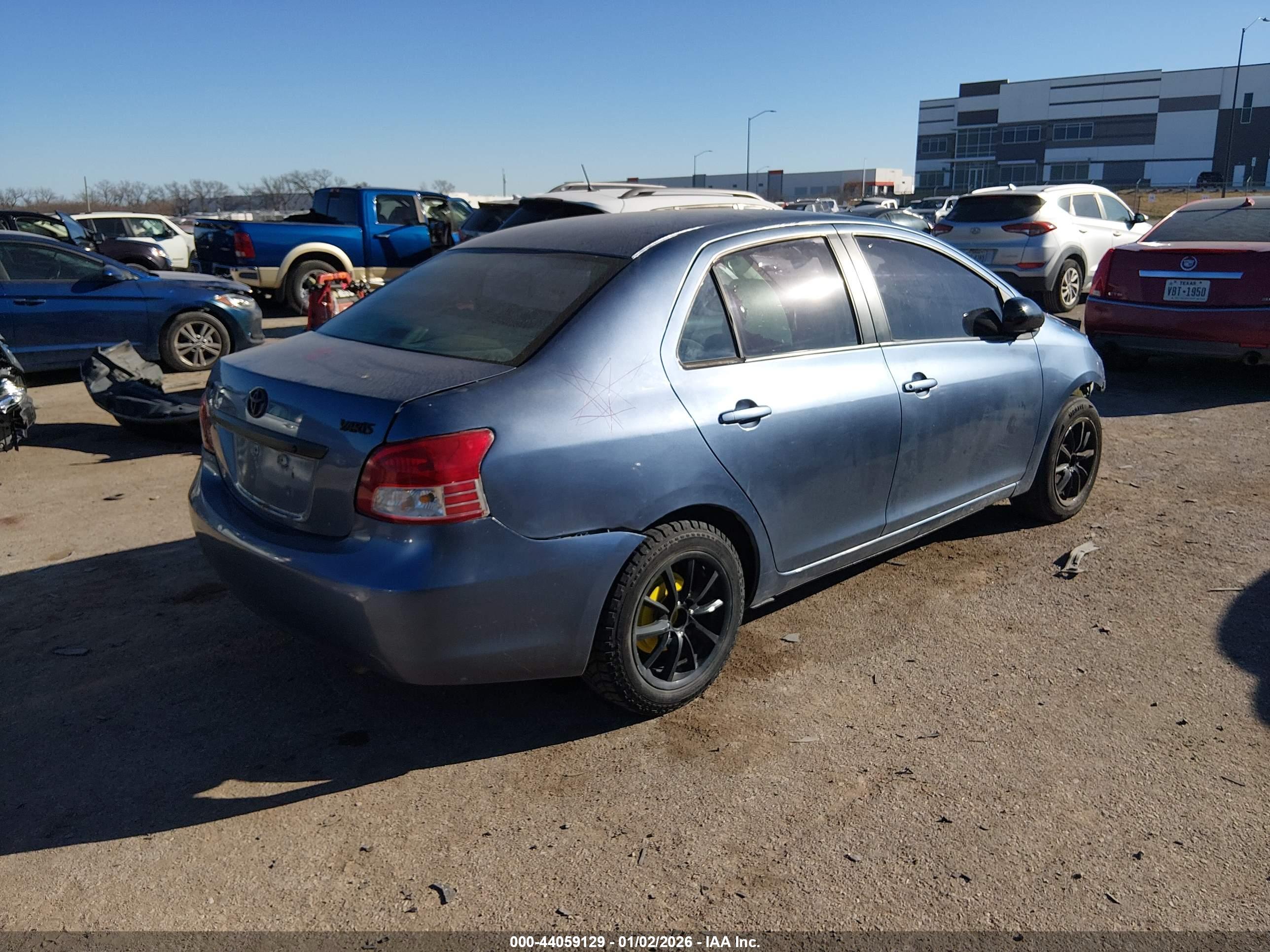 TOYOTA YARIS image 4