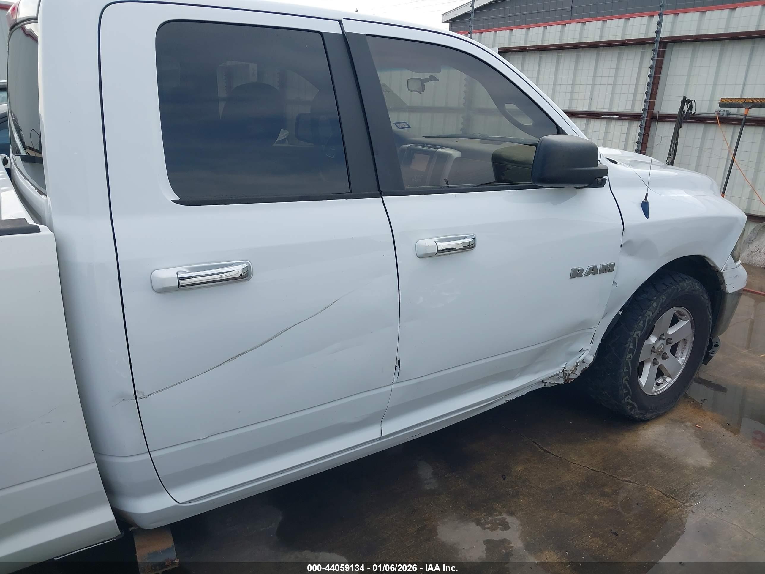 DODGE RAM image 6