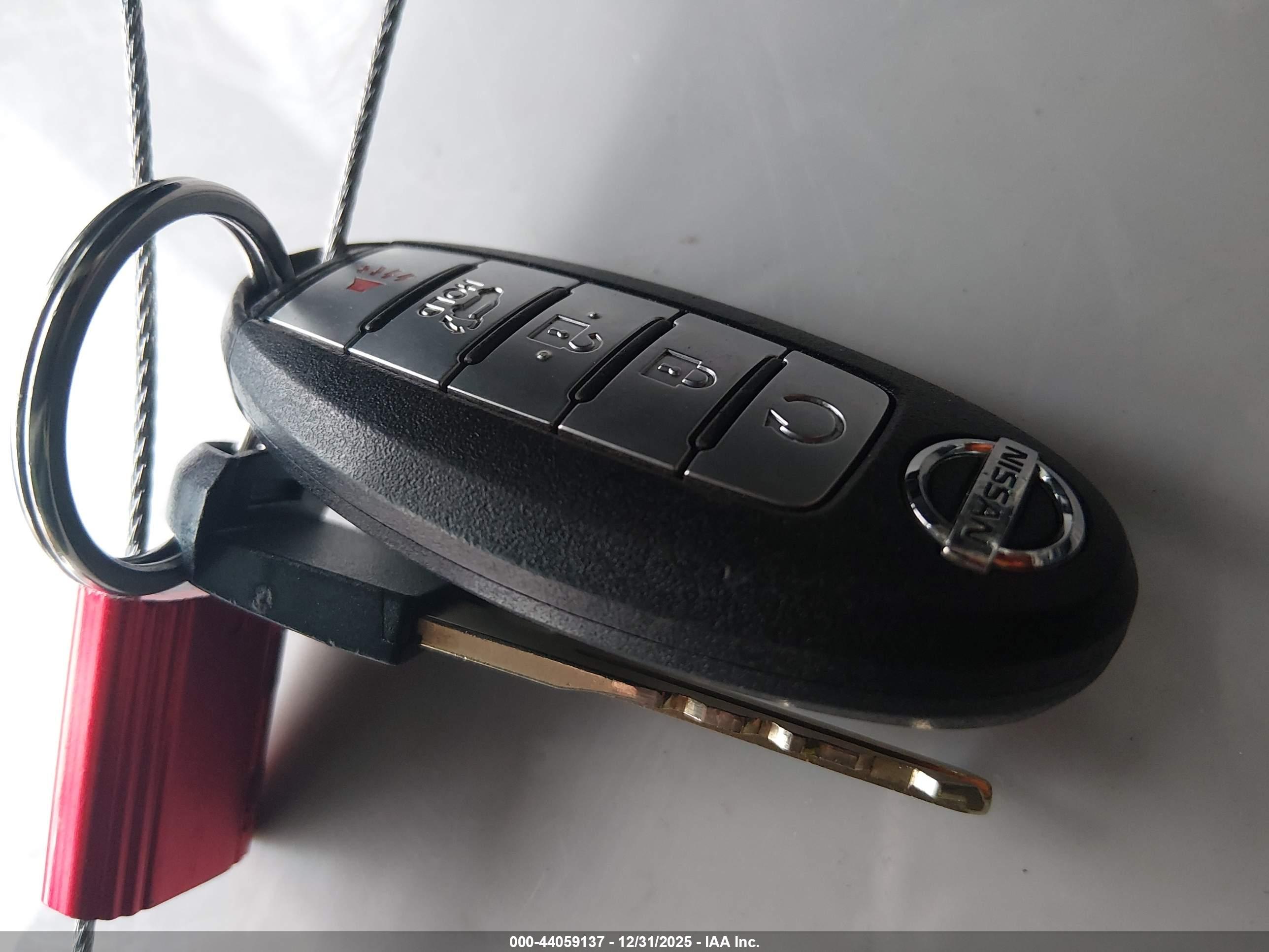 NISSAN ROGUE image 11