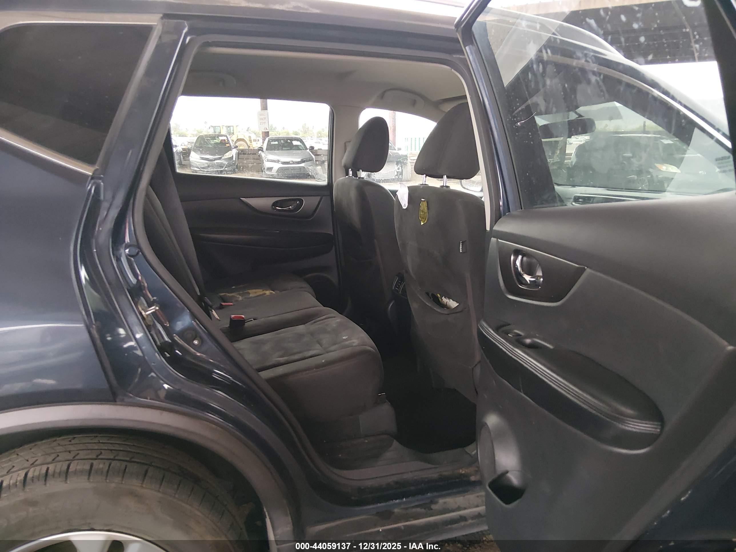 NISSAN ROGUE image 8