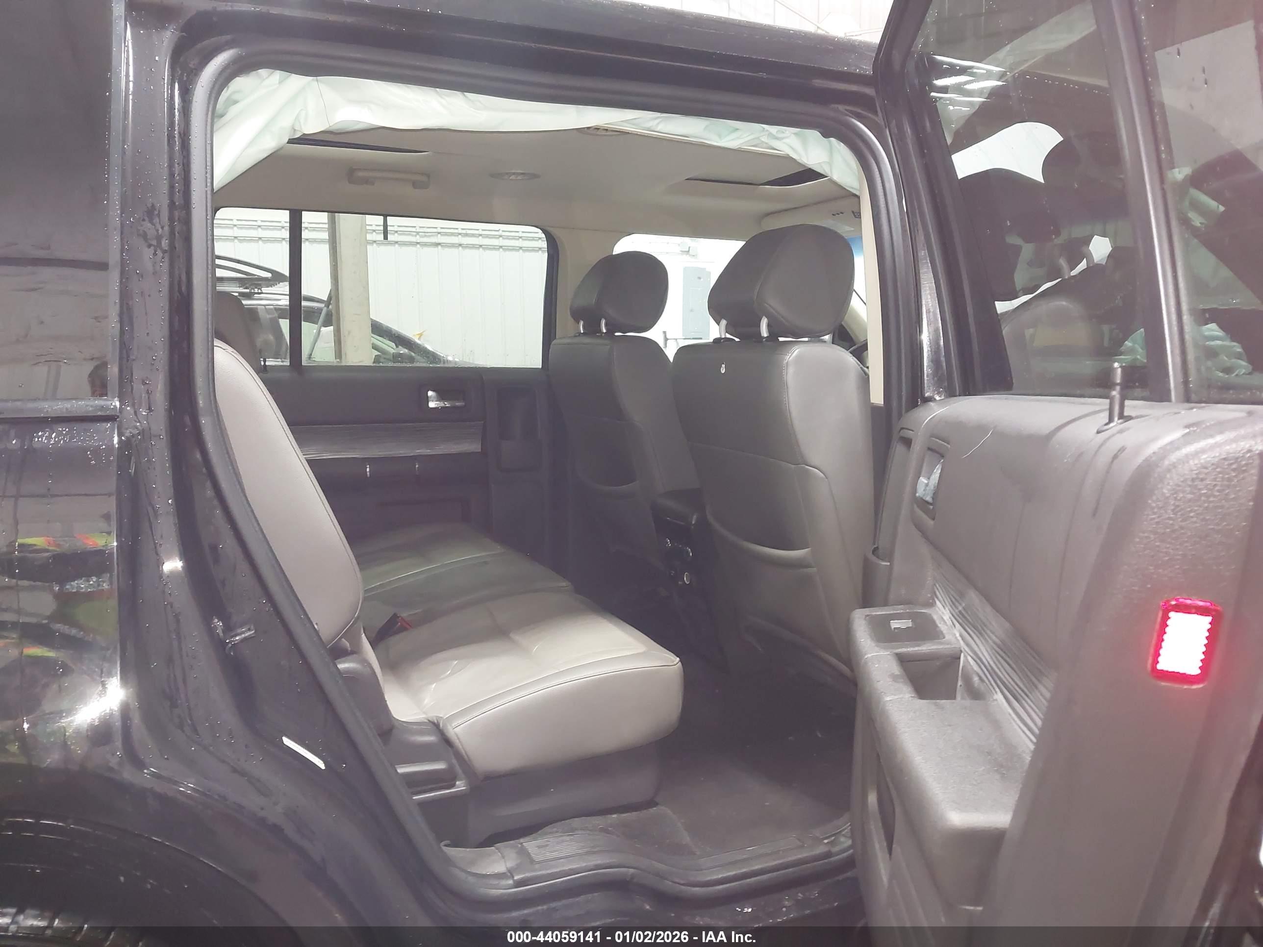 FORD FLEX image 8