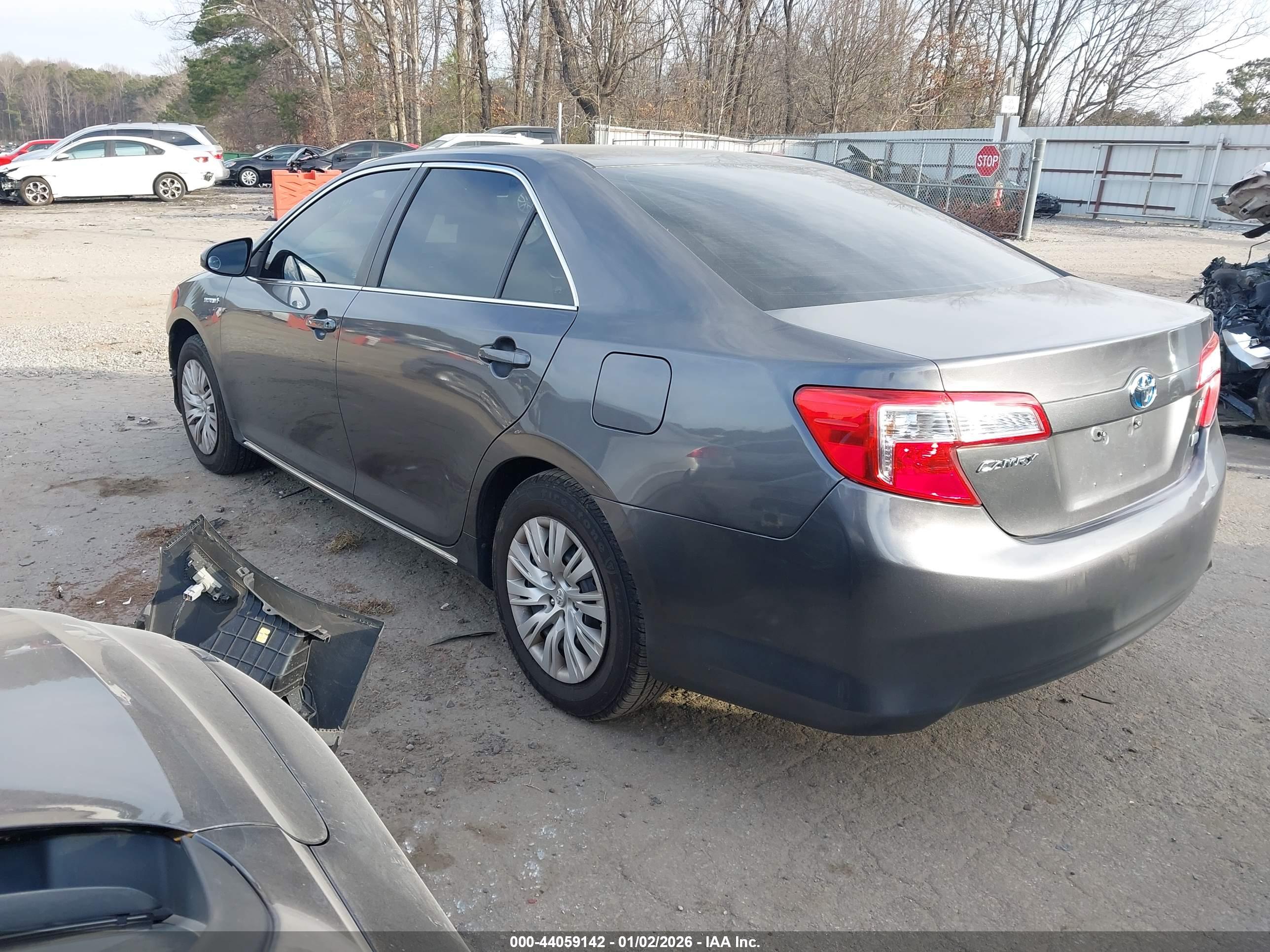 TOYOTA CAMRY image 3