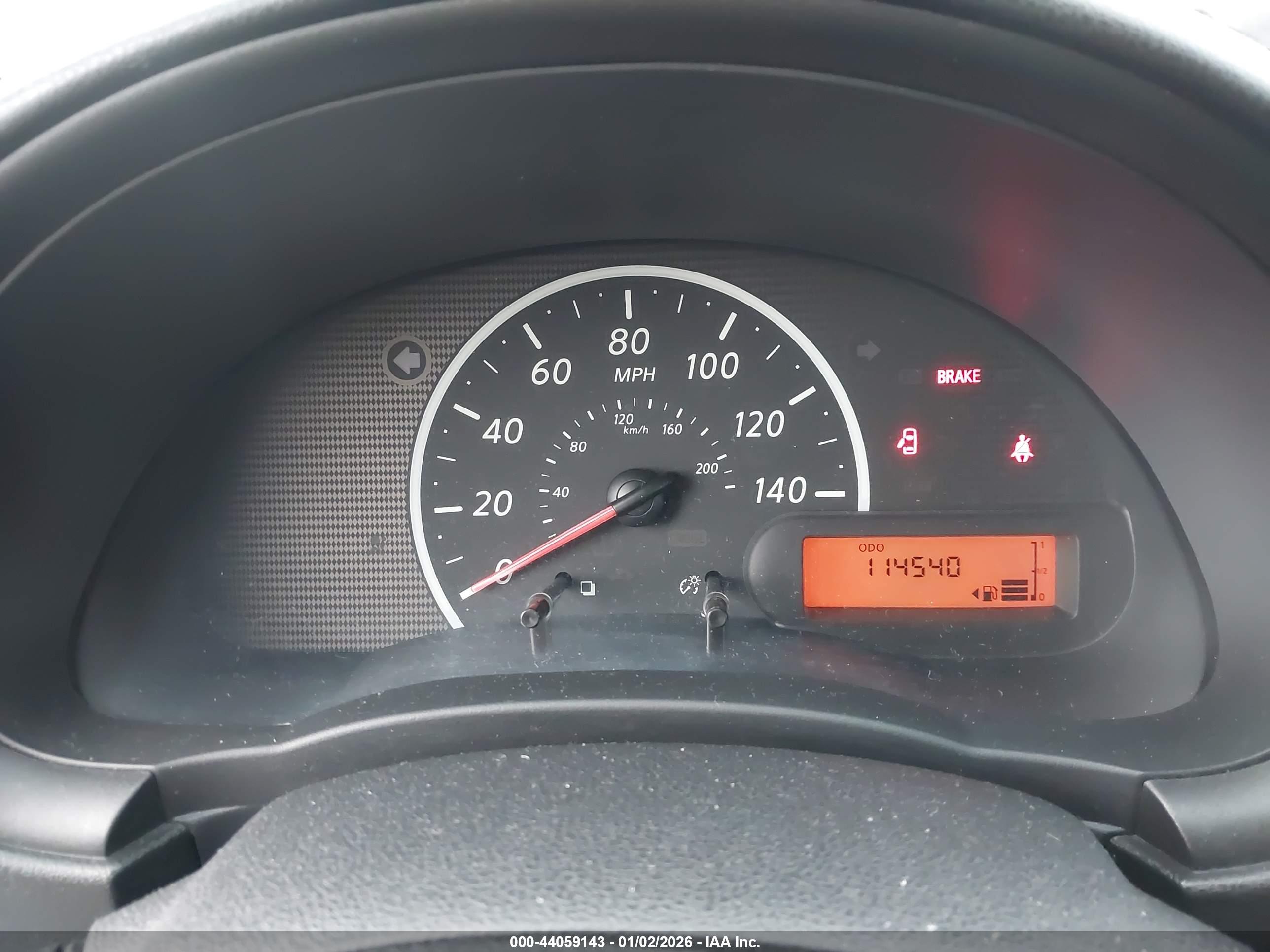 NISSAN VERSA image 7