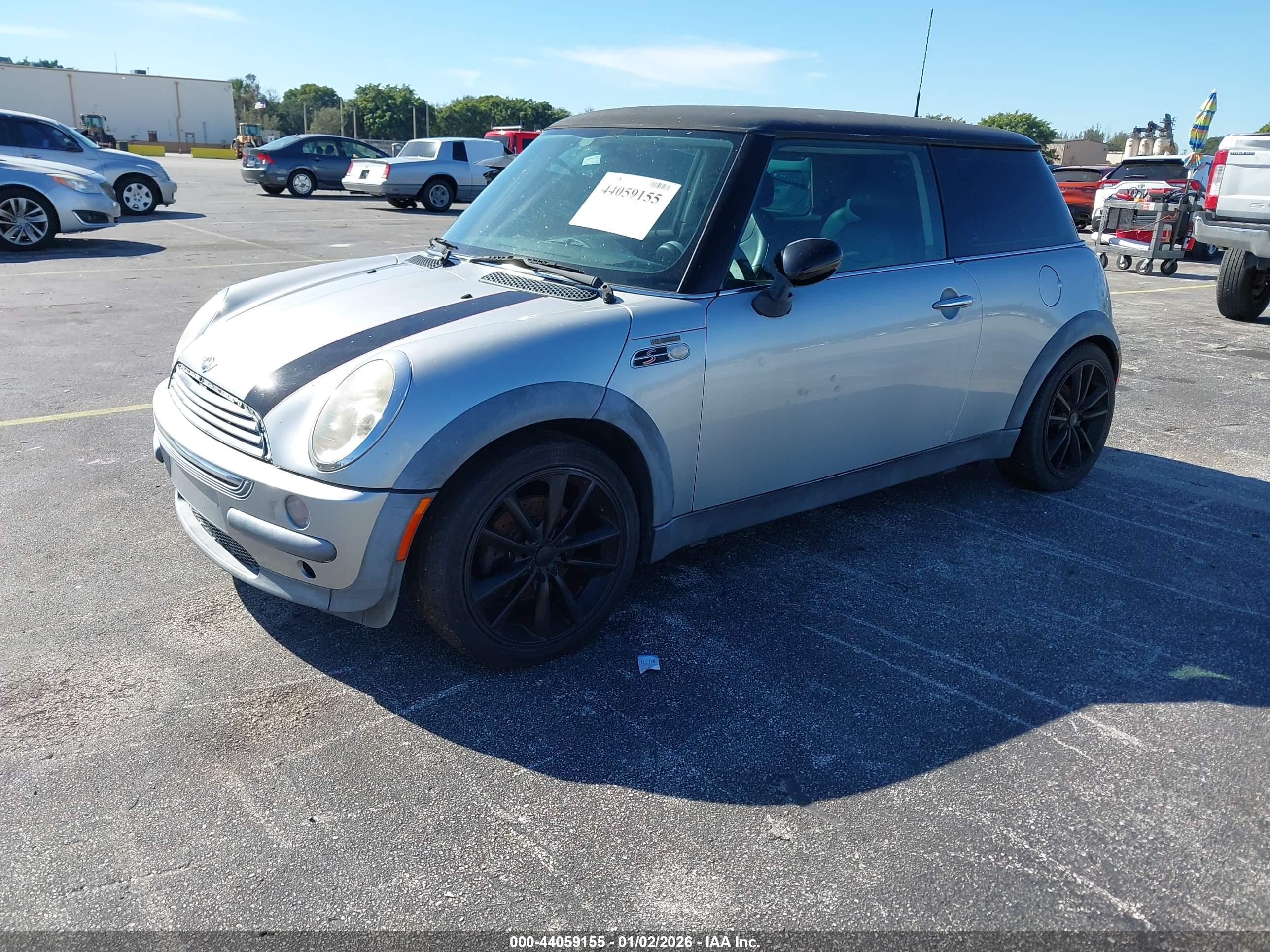 MINI COOPER image 2