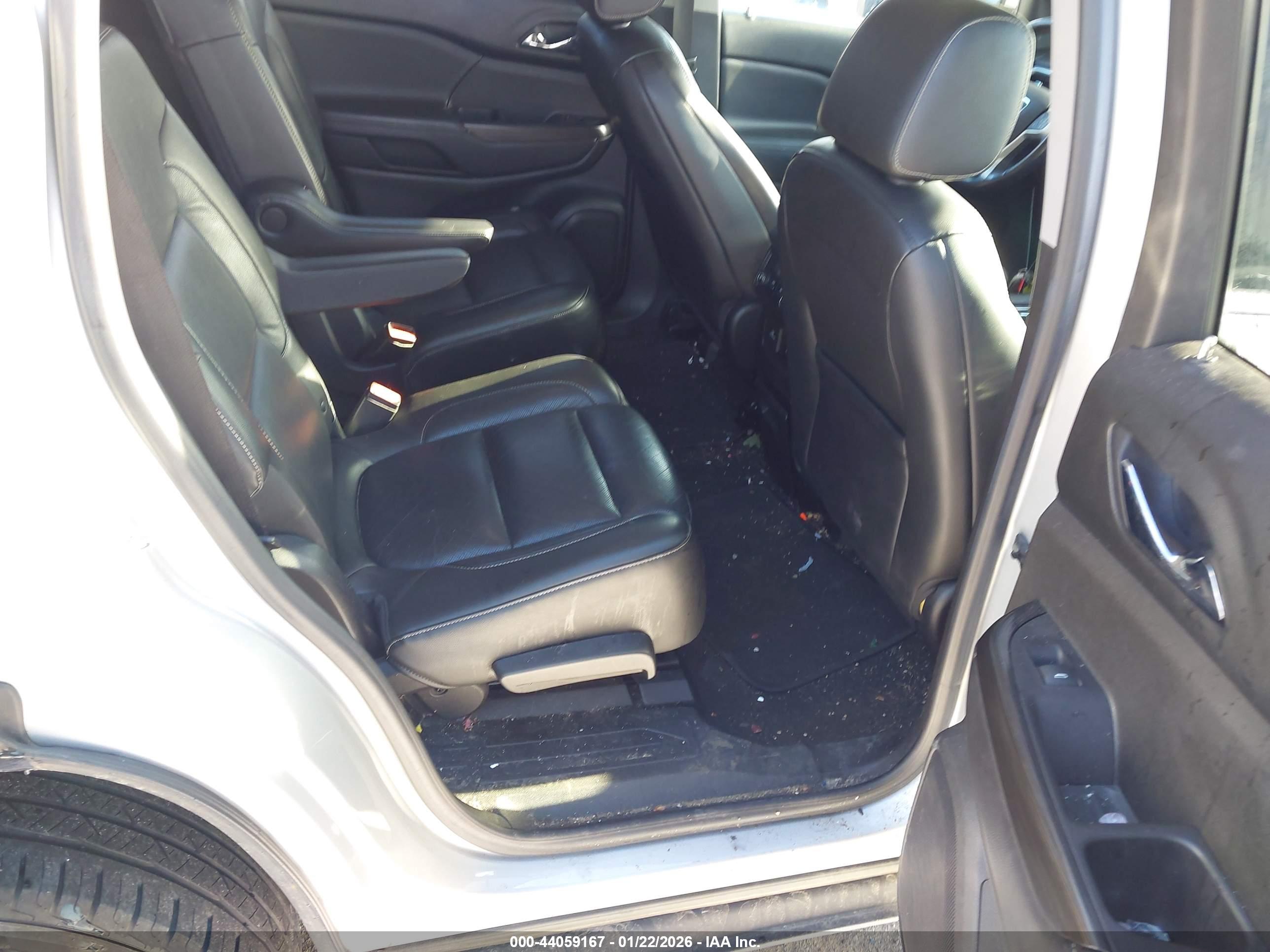 GMC ACADIA image 8