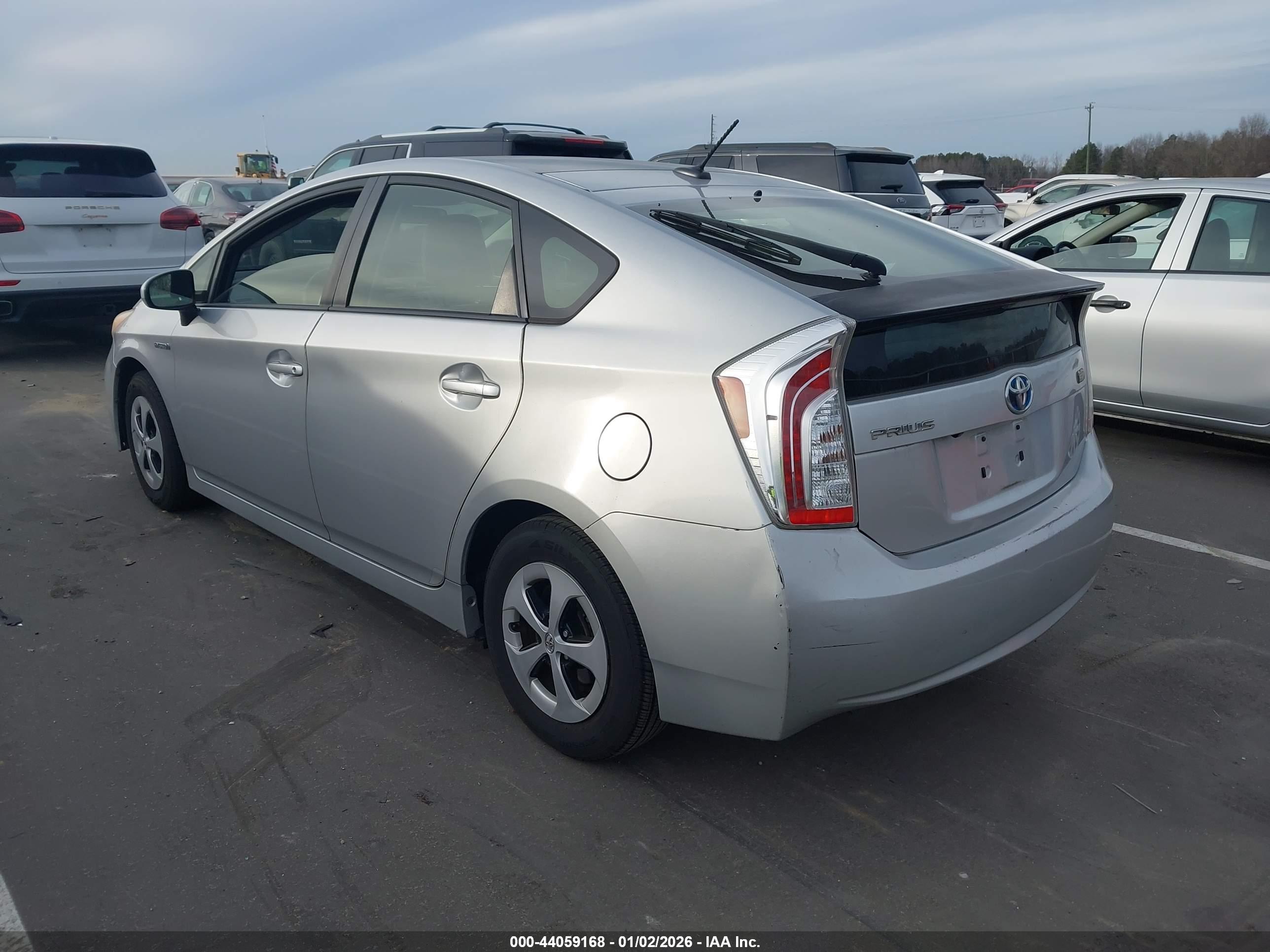 TOYOTA PRIUS image 3