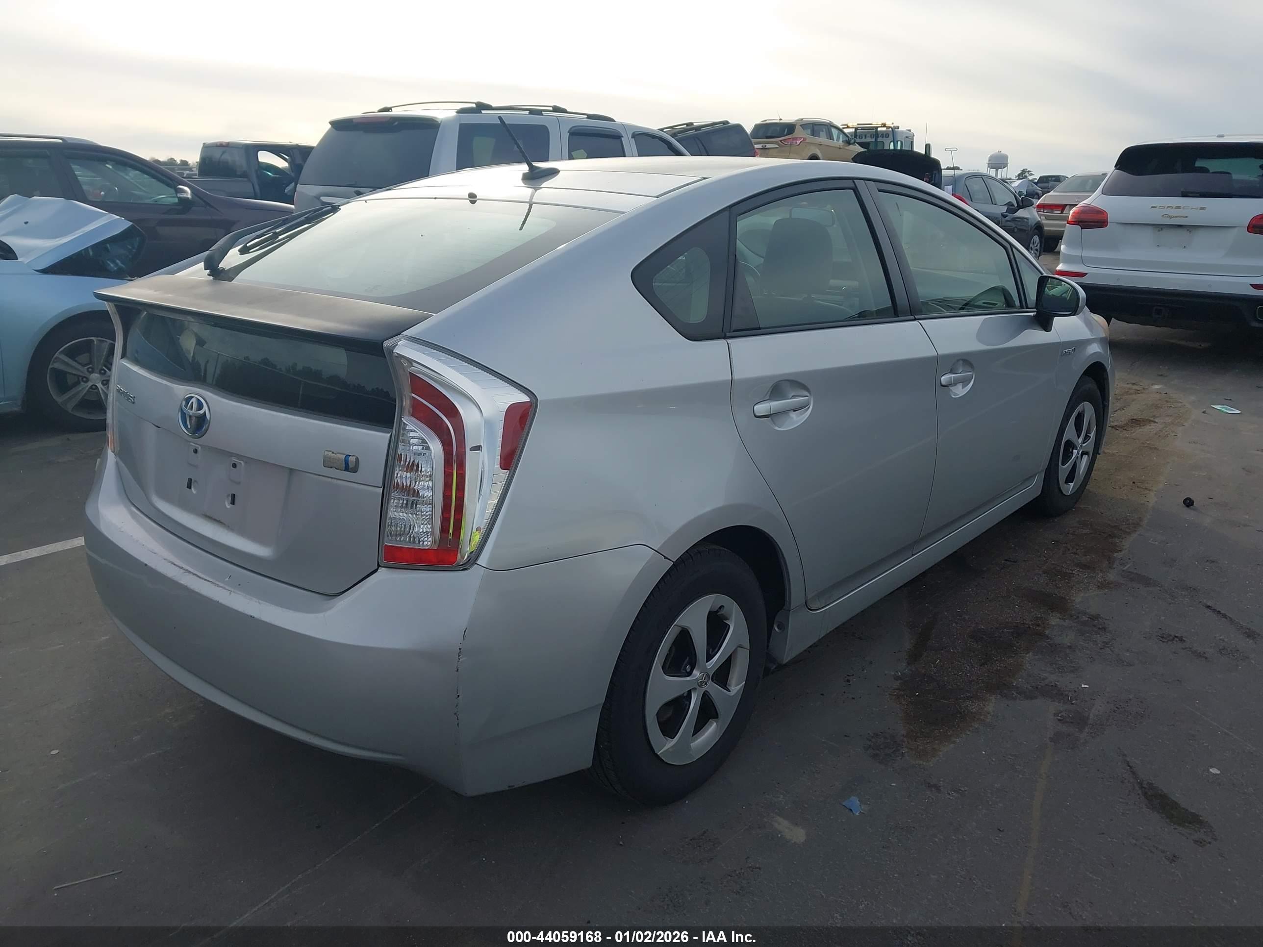 TOYOTA PRIUS image 4