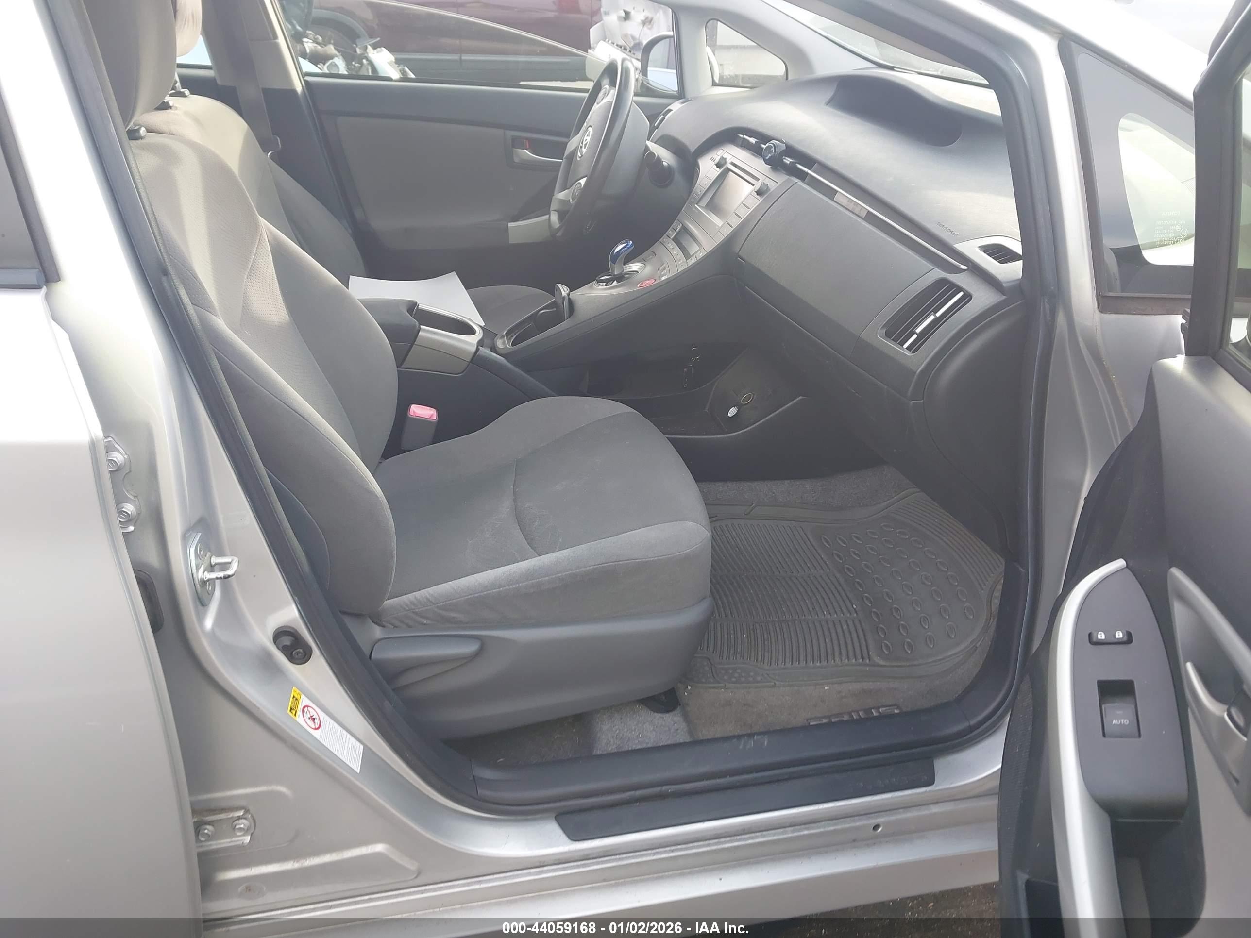 TOYOTA PRIUS image 5