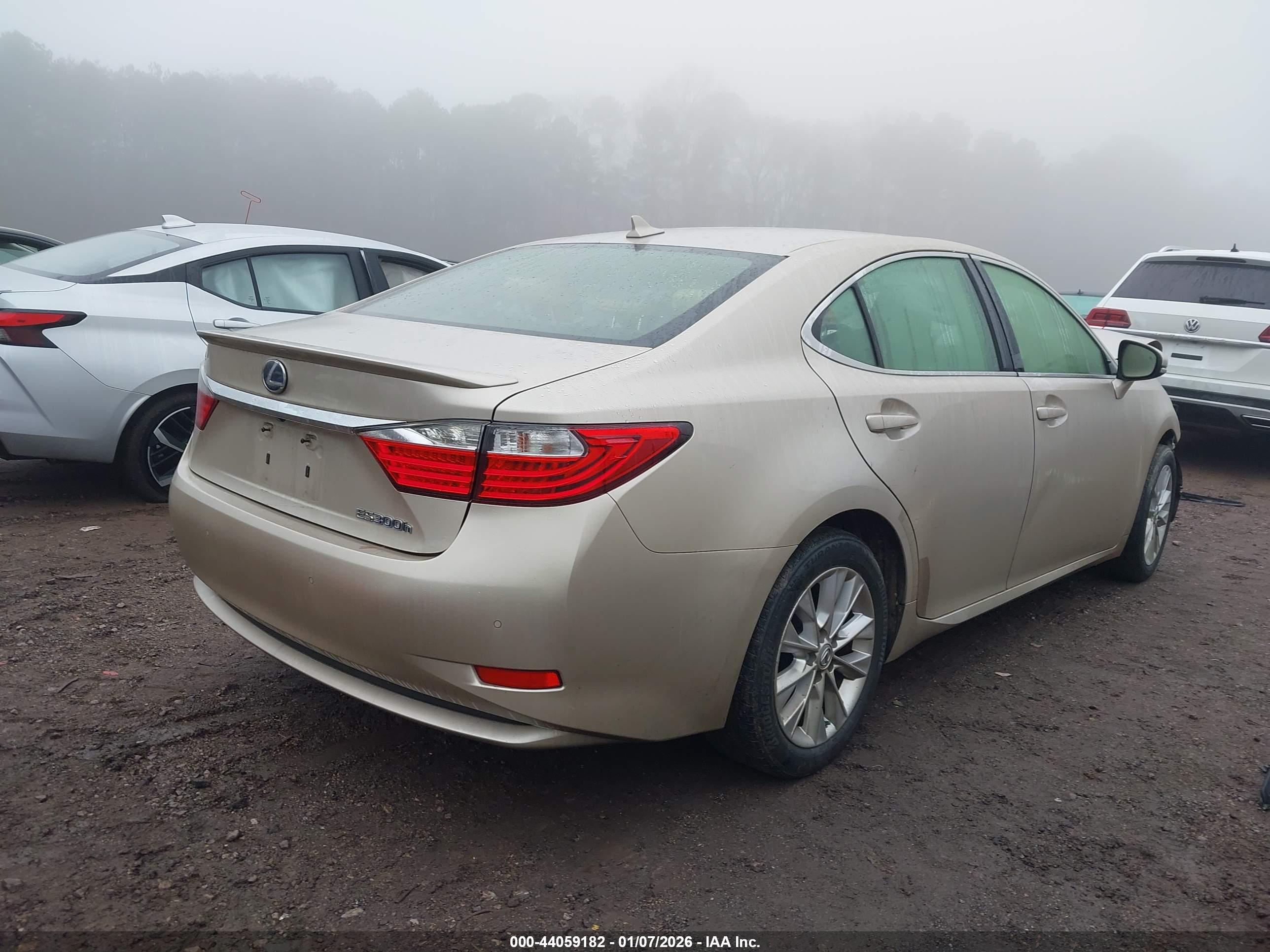 LEXUS ES image 4