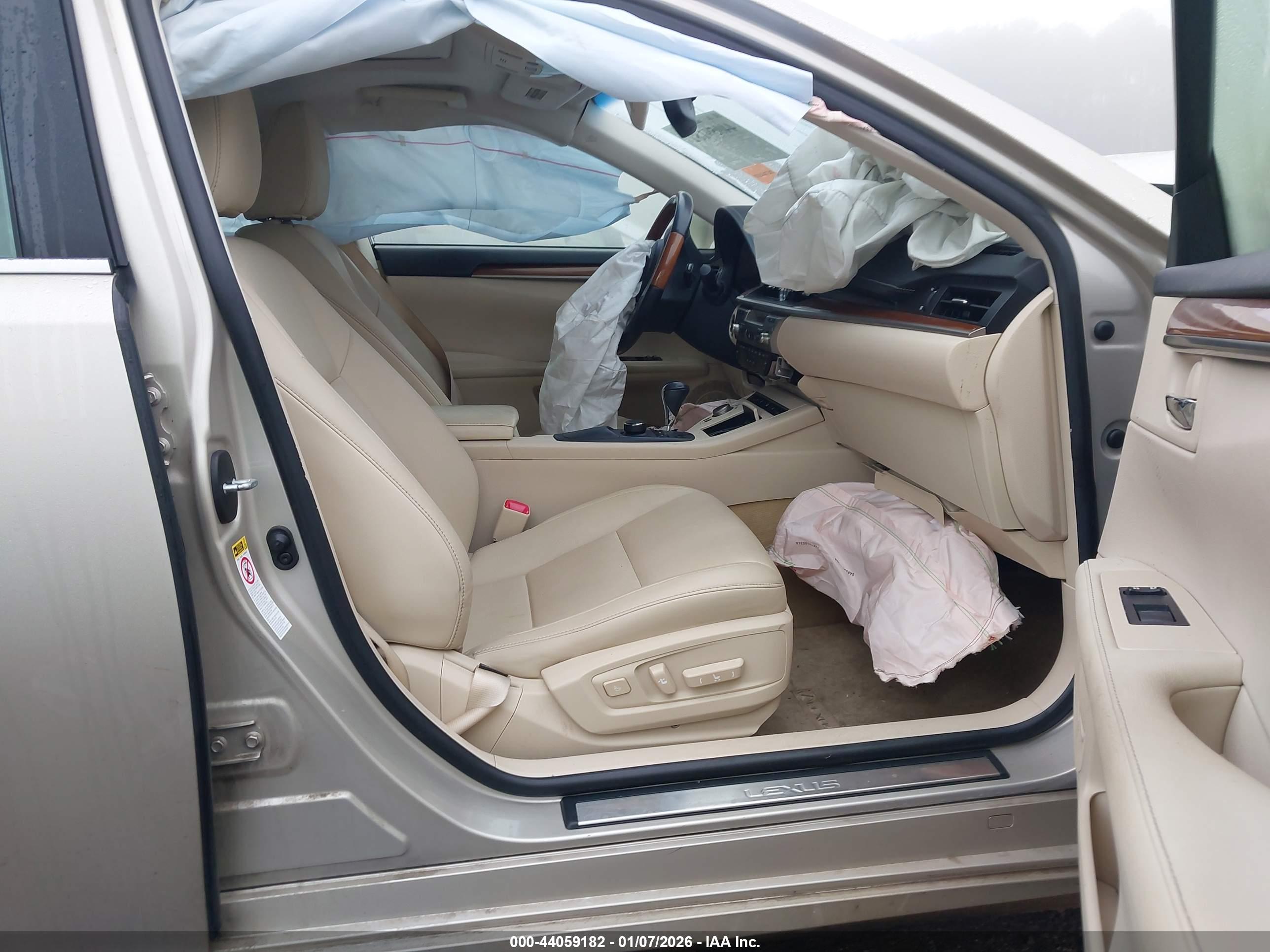 LEXUS ES image 5