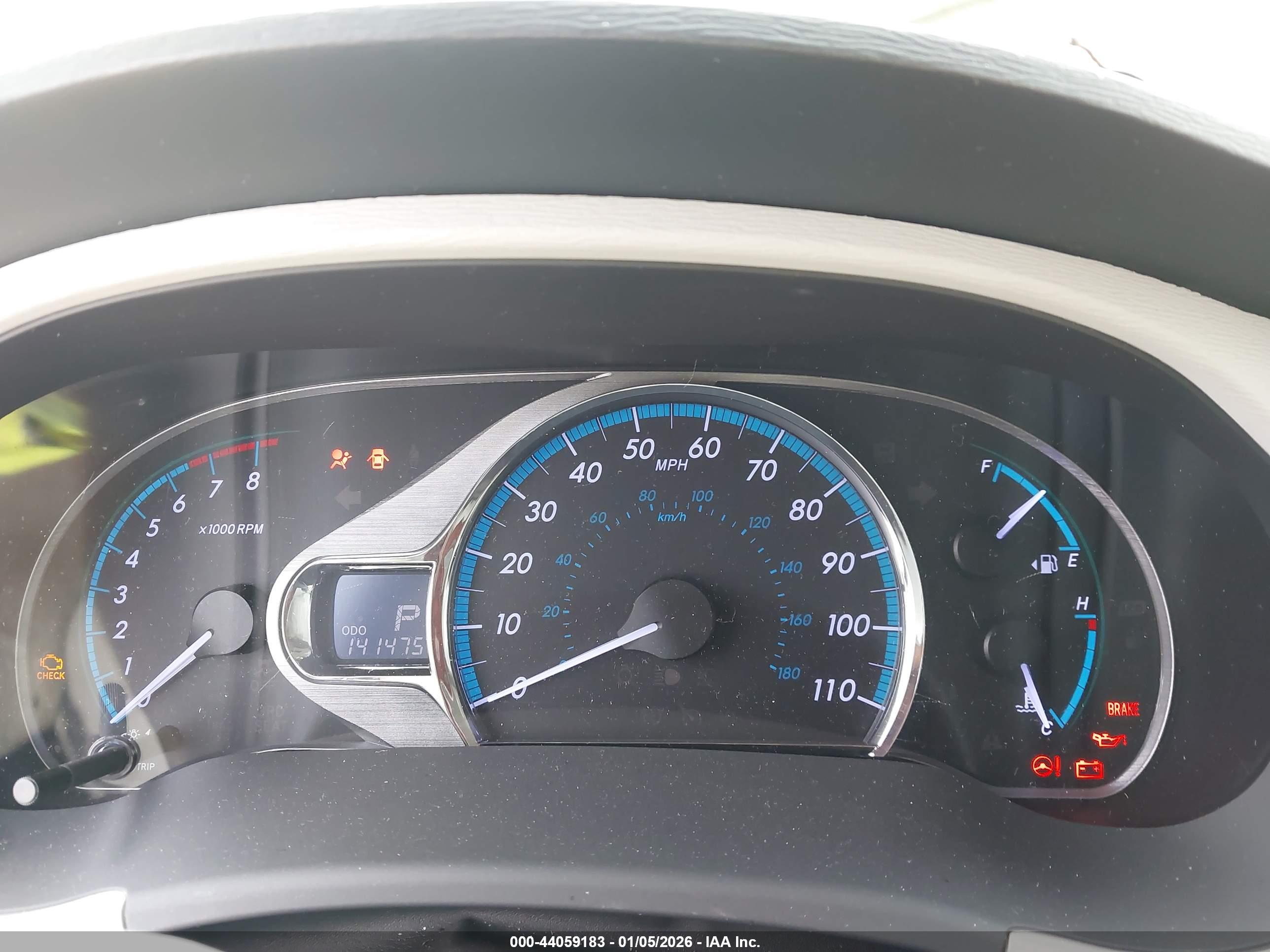 TOYOTA SIENNA image 7