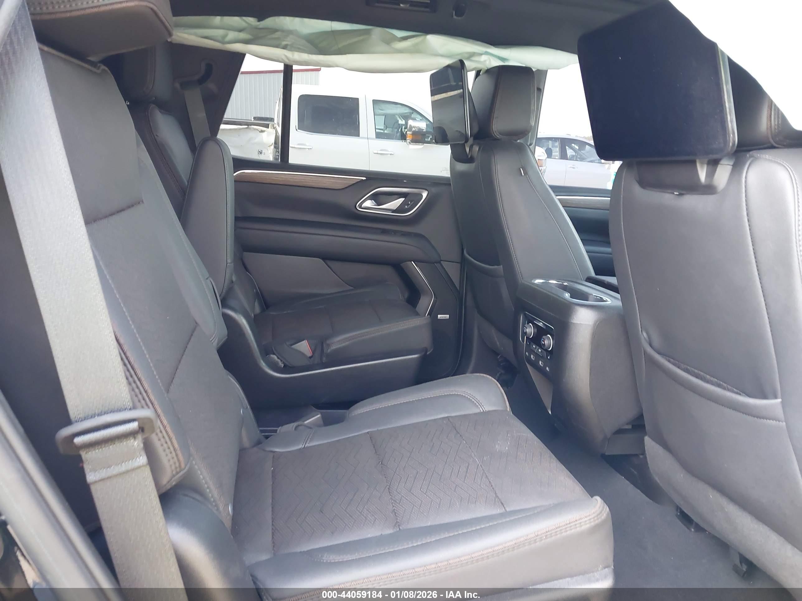 CHEVROLET TAHOE image 8