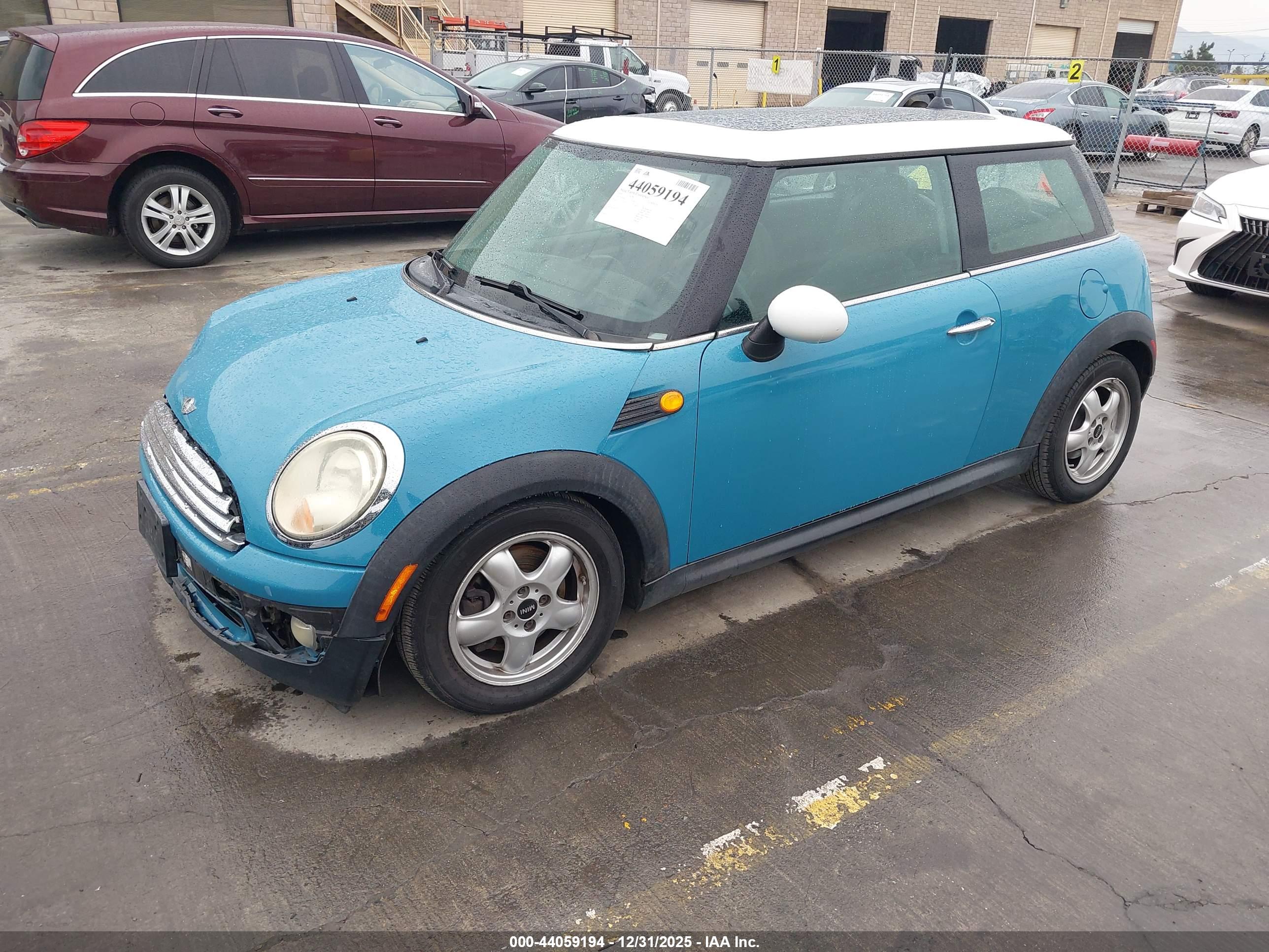 MINI COOPER image 2