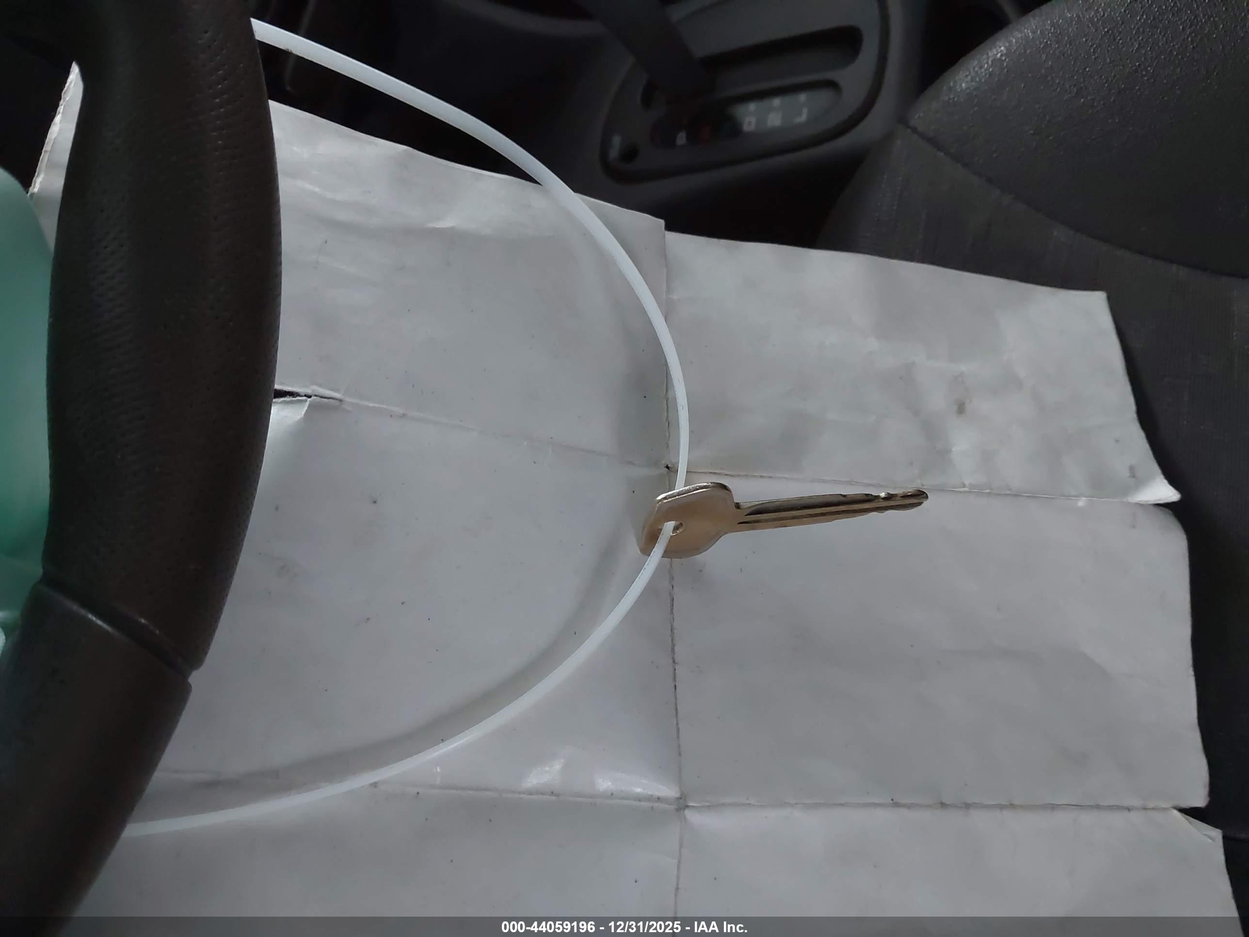 HYUNDAI ACCENT image 11