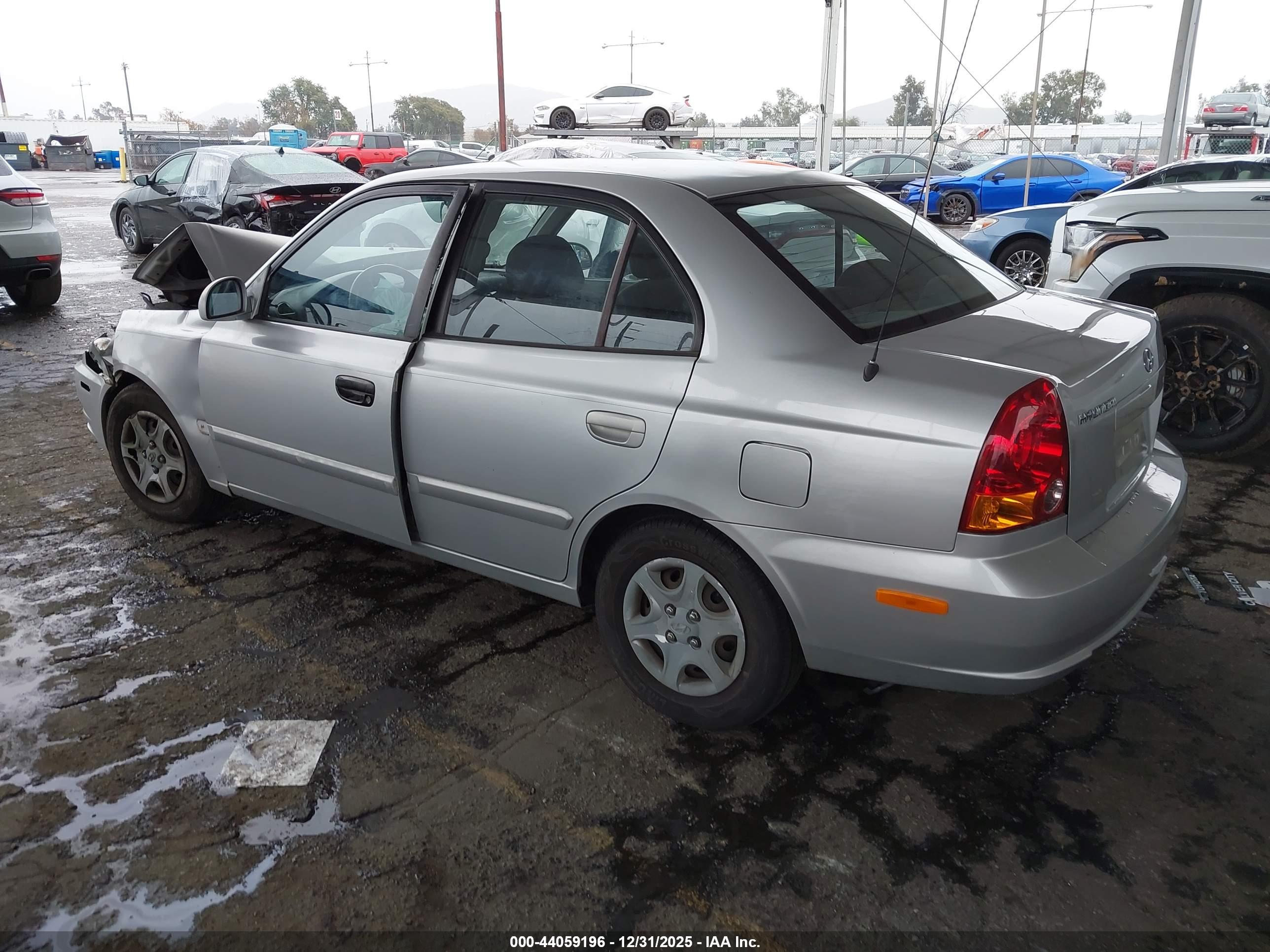 HYUNDAI ACCENT image 3