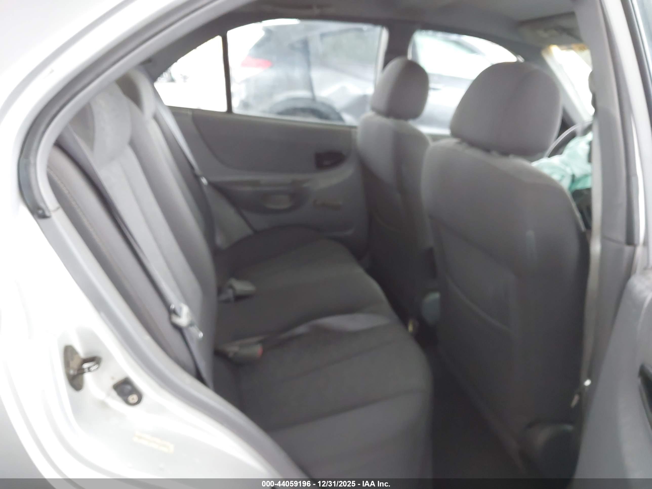 HYUNDAI ACCENT image 8