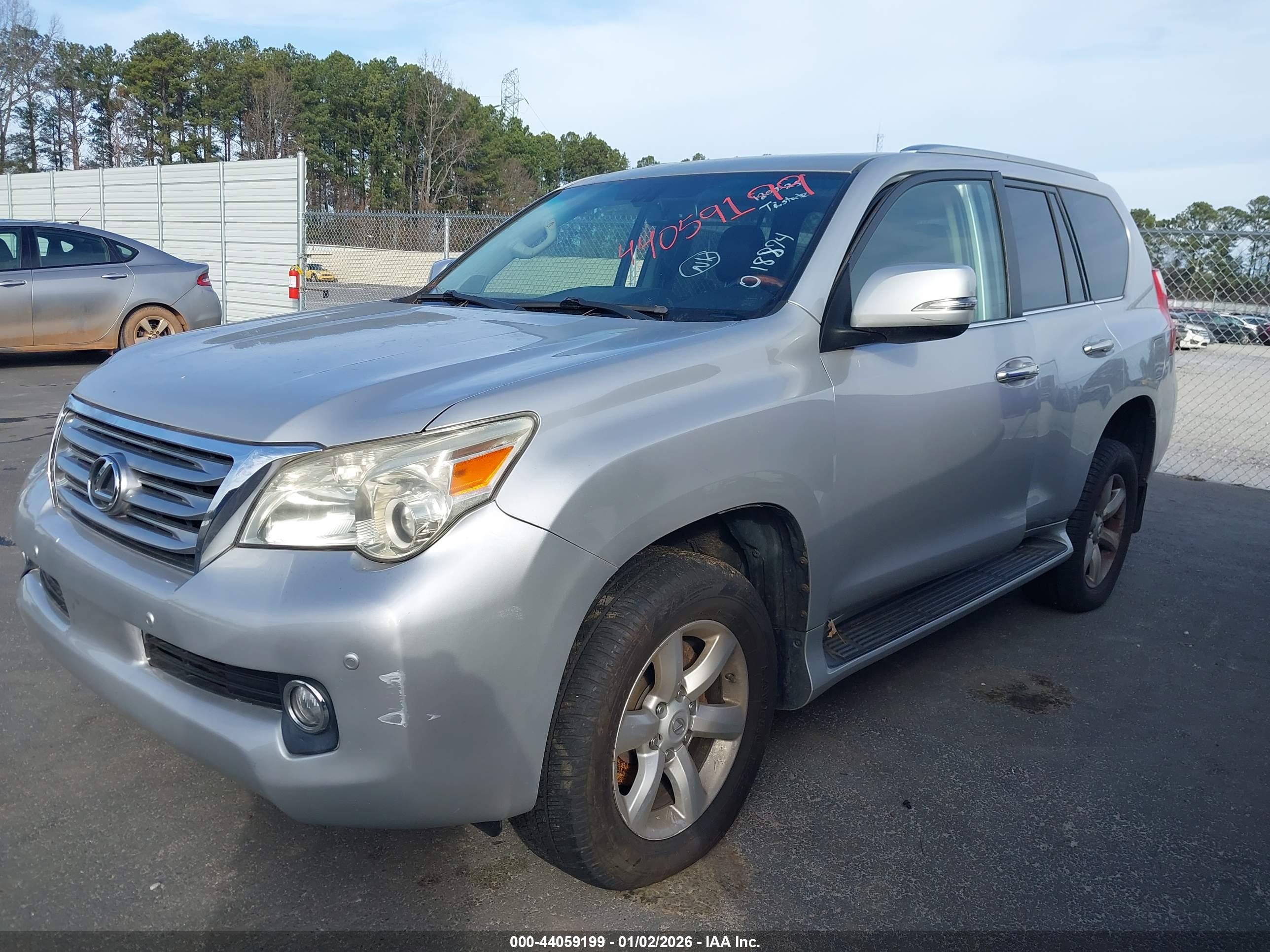 LEXUS GX image 2