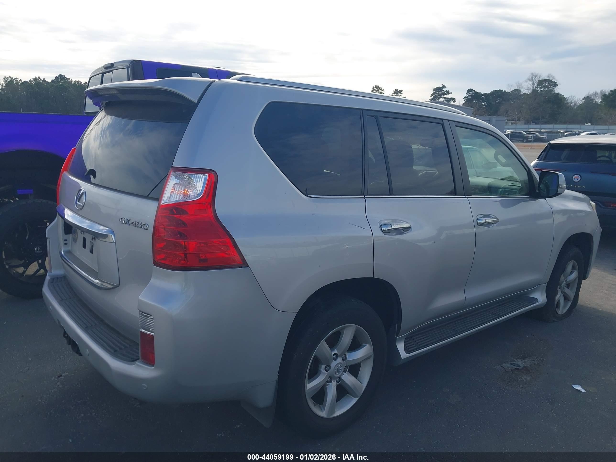 LEXUS GX image 4