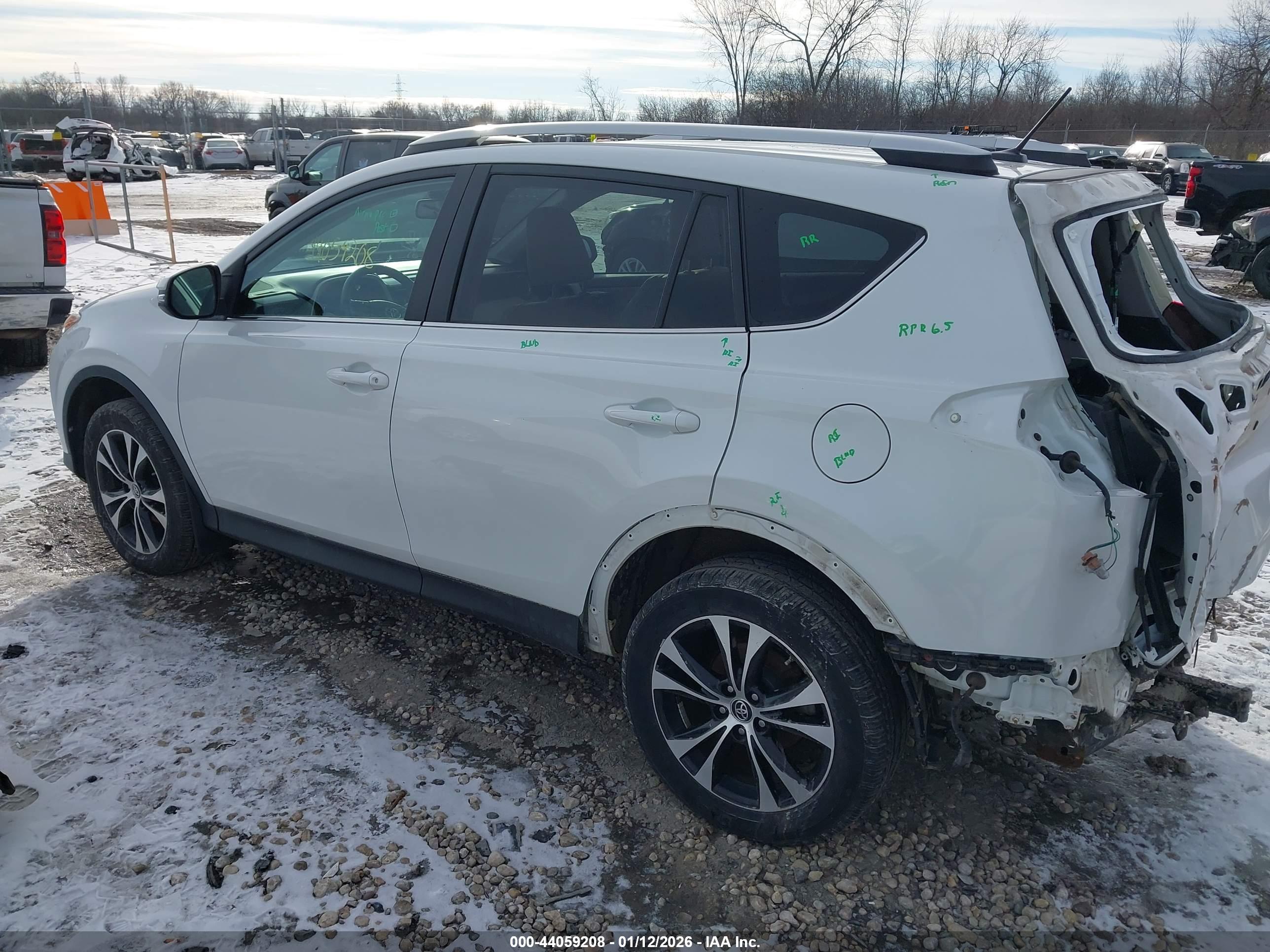 TOYOTA RAV4 image 3