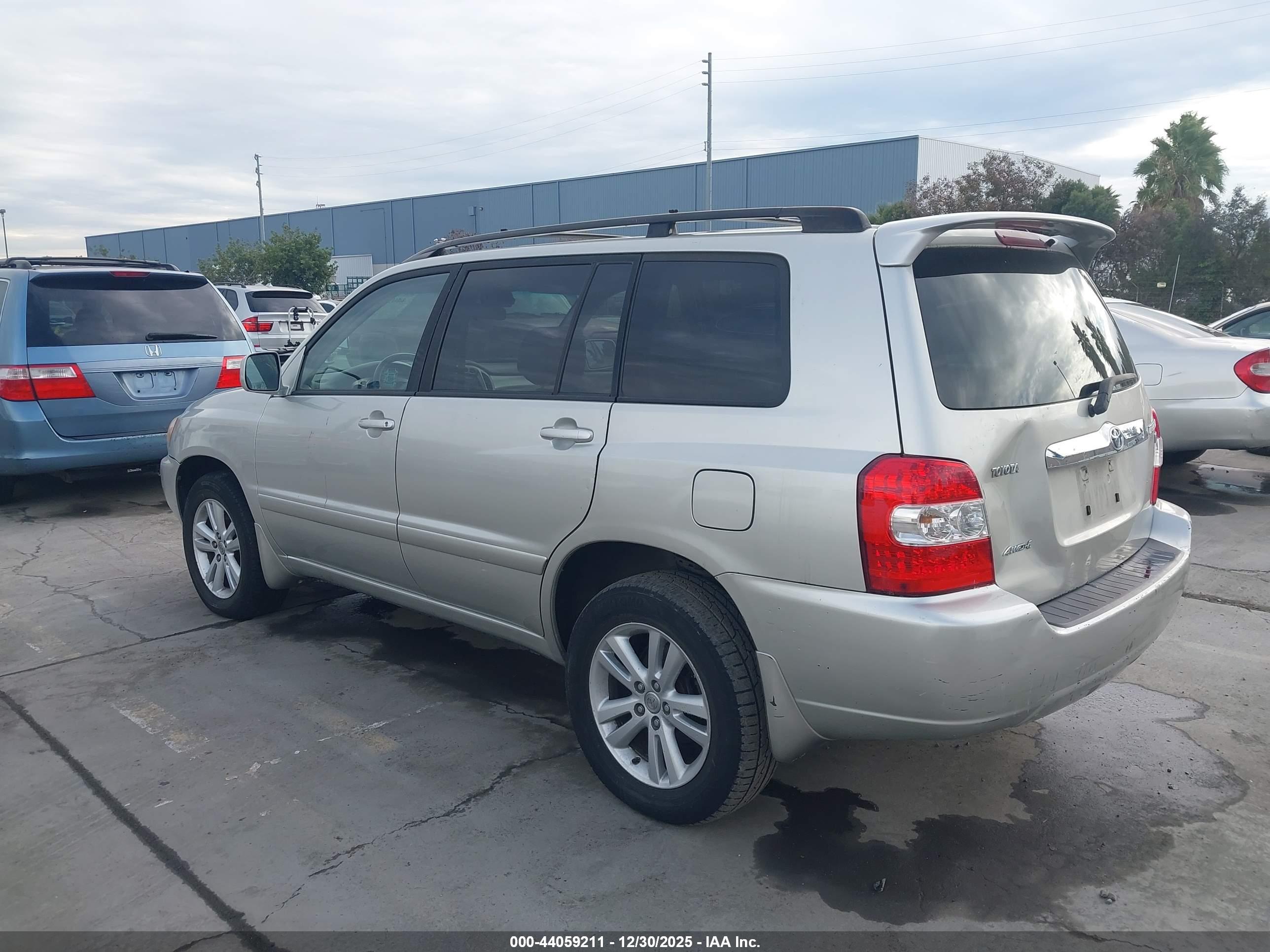 TOYOTA HIGHLANDER image 3