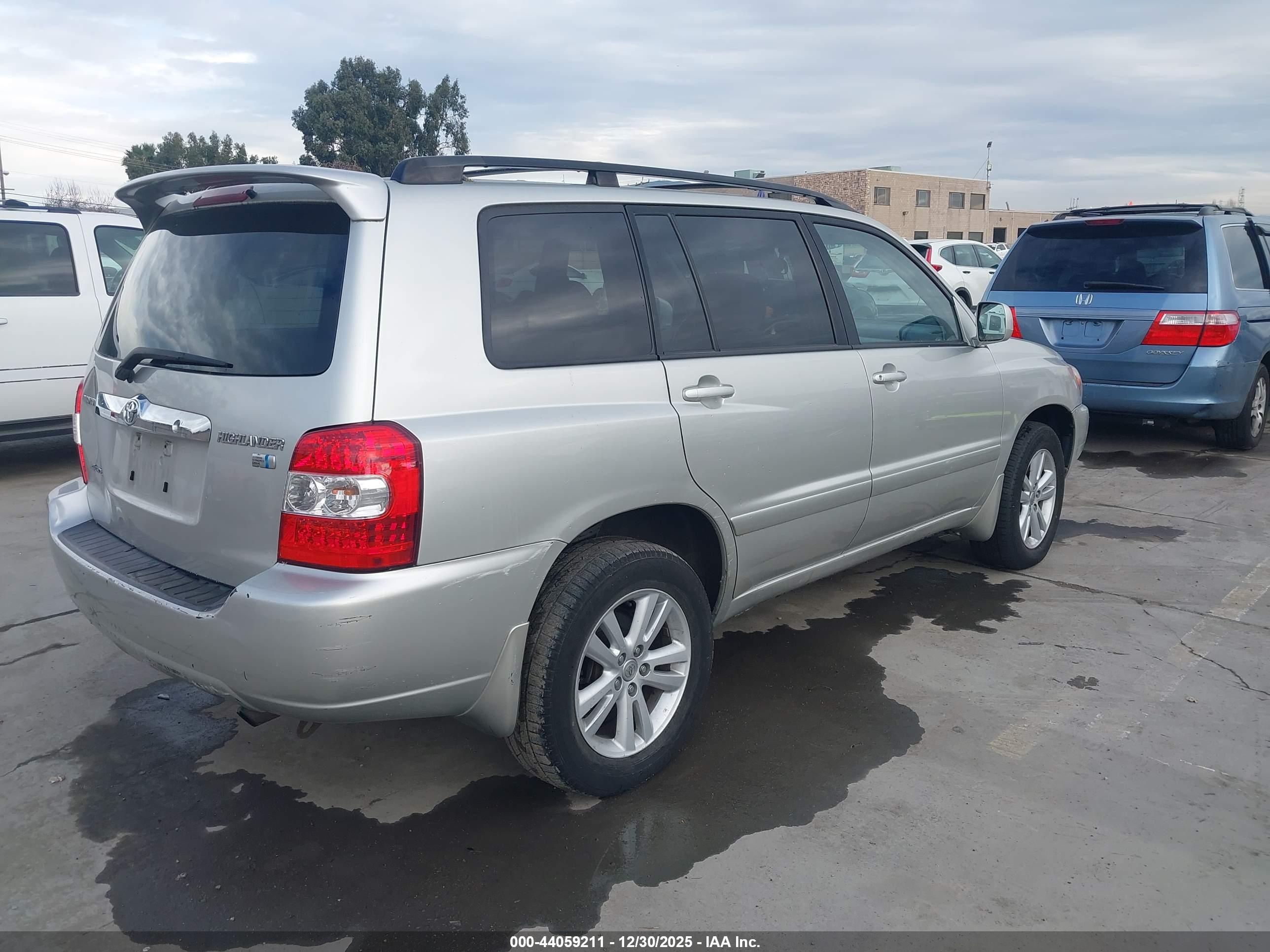 TOYOTA HIGHLANDER image 4