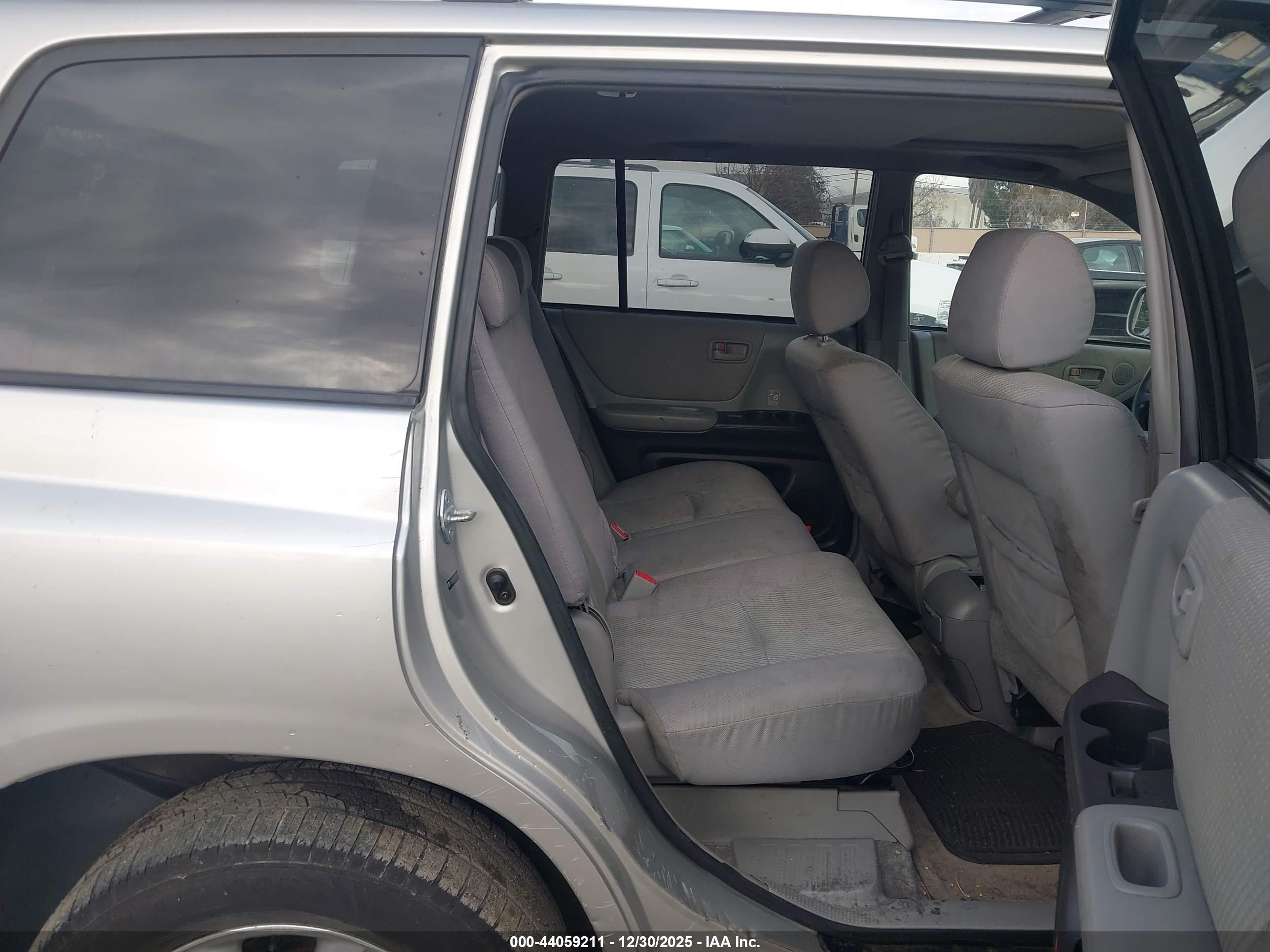 TOYOTA HIGHLANDER image 8